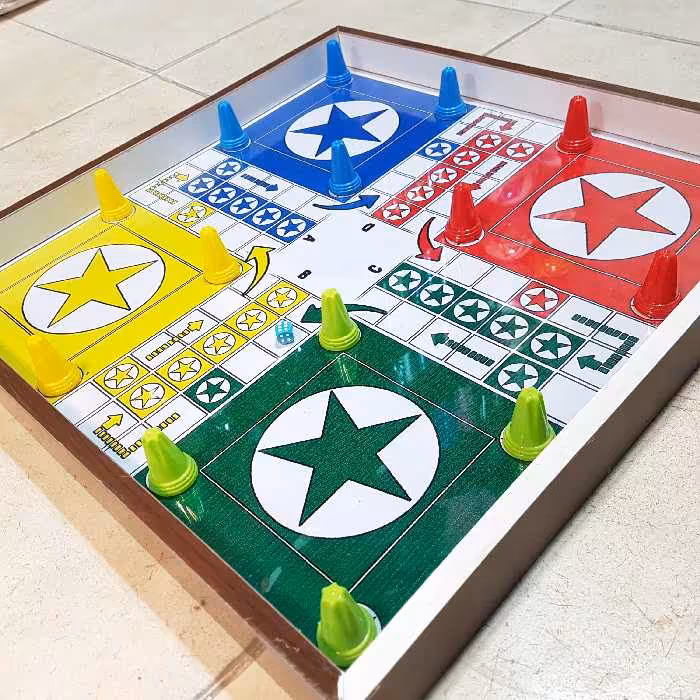  منچ چیکا بزرگ شیشه ای و دور چوبی 