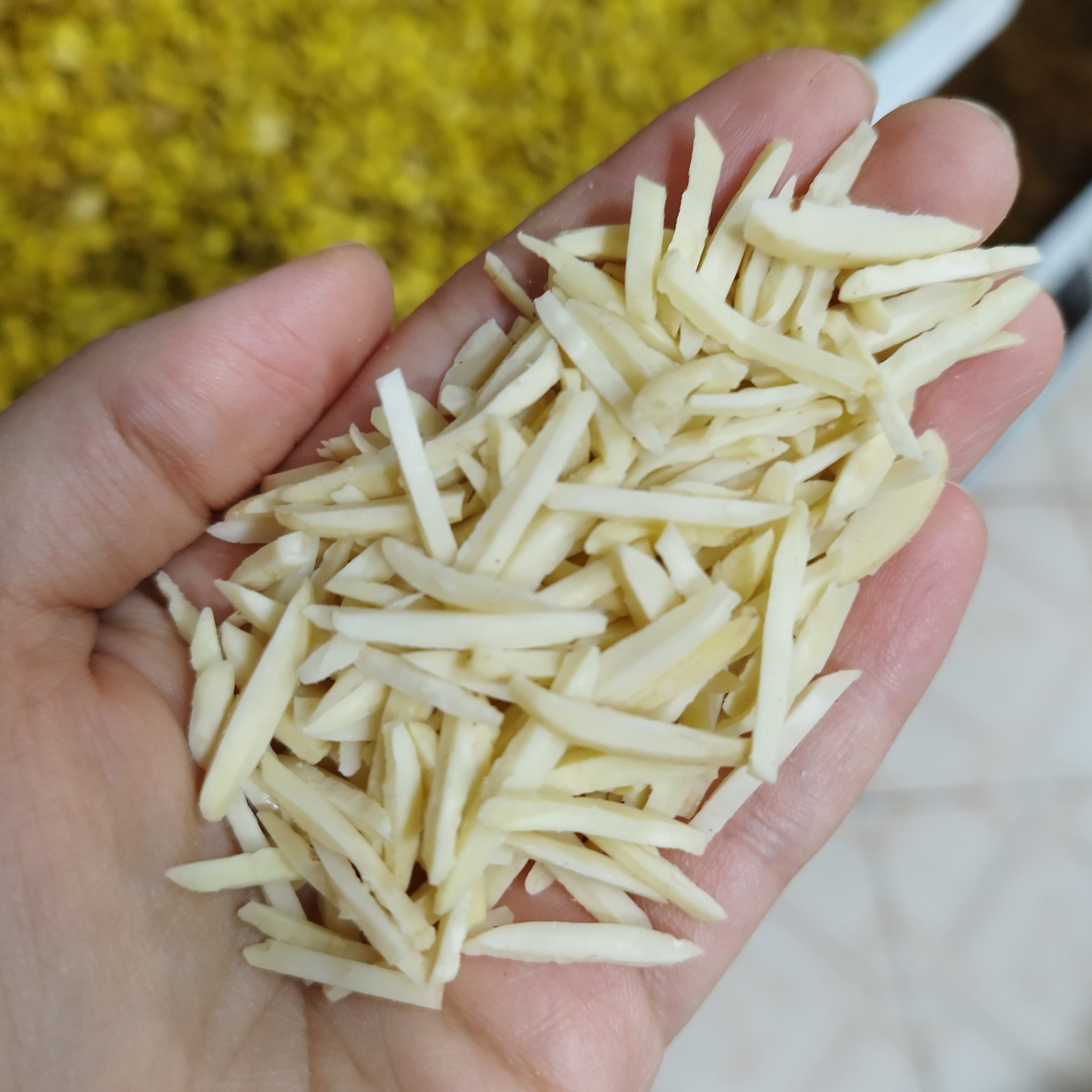 خلال بادام درختی (250گرمی) تازه و تمیزو خوشطعم
