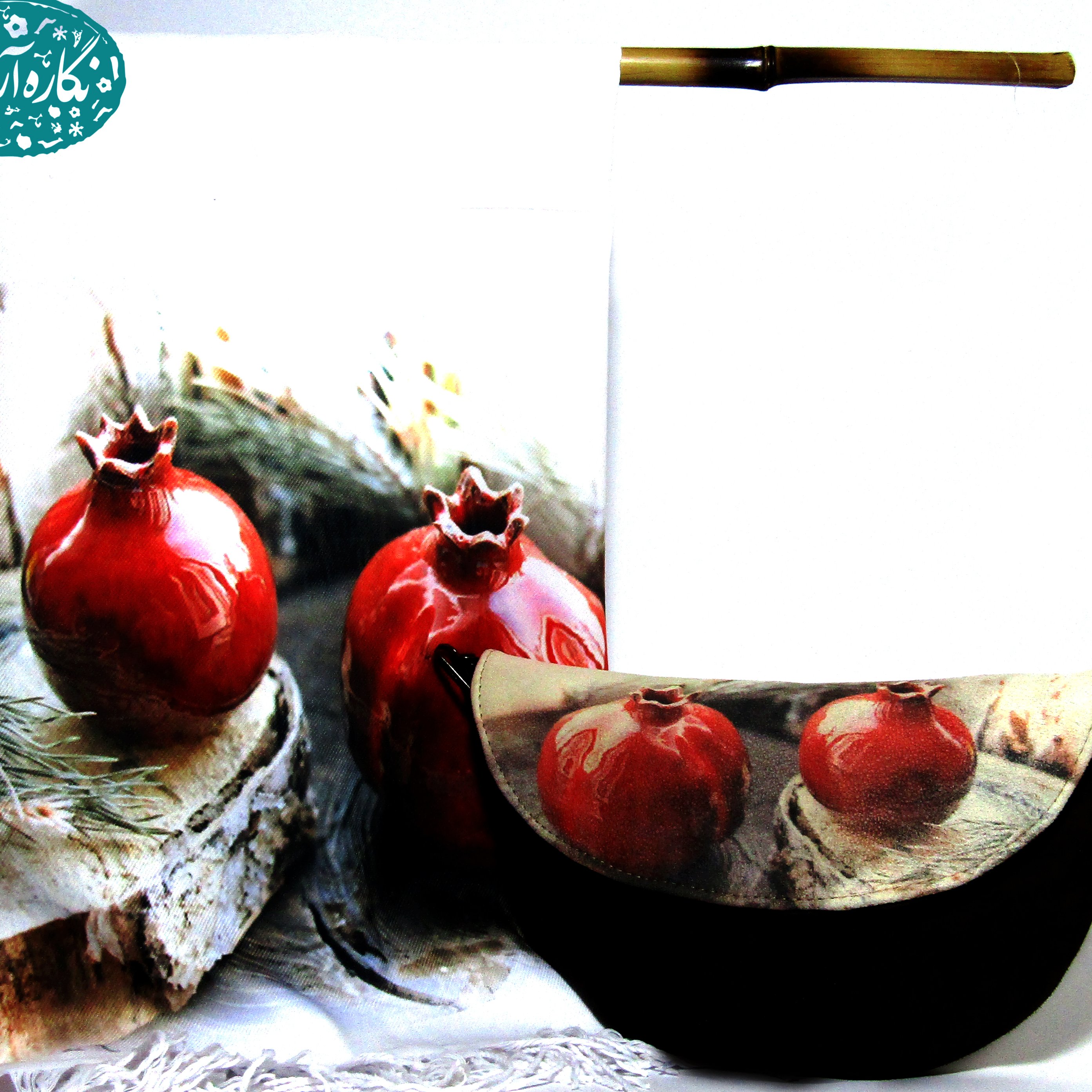 ست کیف و شال طرح انار 
کیف طرح نیم دایره و شال رنگ سفید