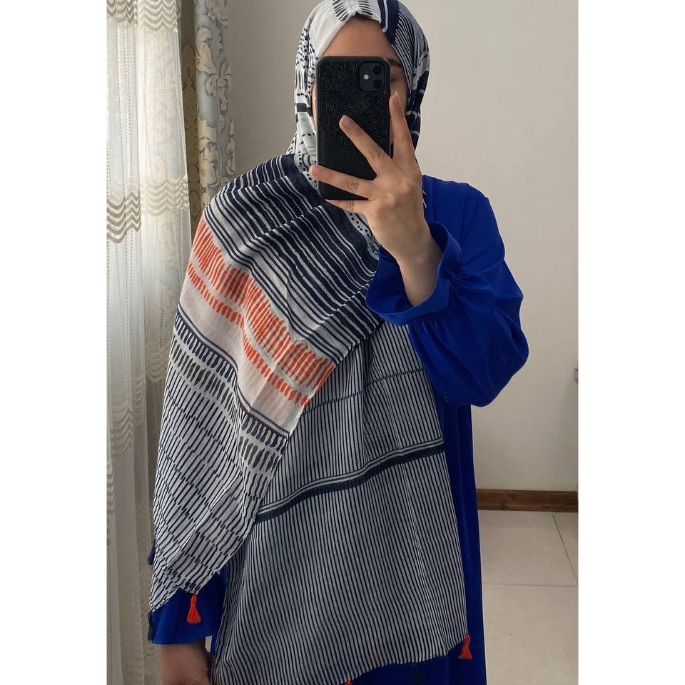 شال نخی وارداتی
قواره 180در80
دور دوخت
منگوله دار
اصلا لیز نیست
چروک نمیشه
پشت سفید نیست
خنک و سبک مناسب تابستان