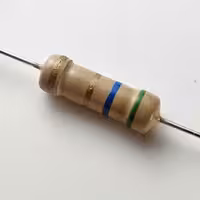 مقاومت 5.6 اهم 1وات بسته بندی 5 عددی