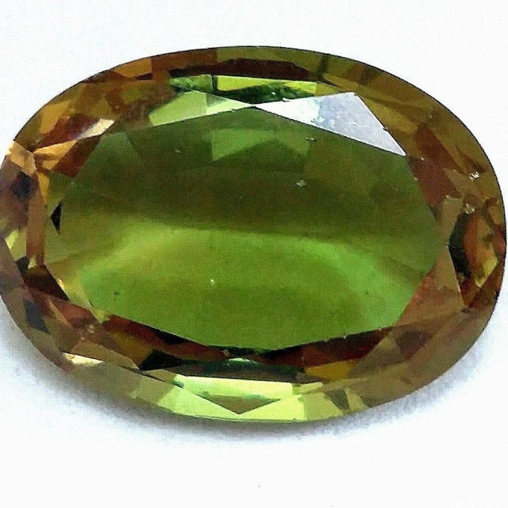 یاقوت الکساندریت، هفت رنگ.قابلیت تغییر رنگ