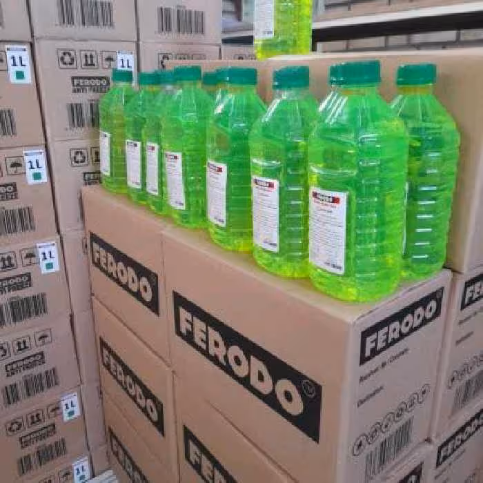 آب رادیاتور قوی موتور خودرو (لطفا در مورد موتور سیکلت سوال نفرمایید )