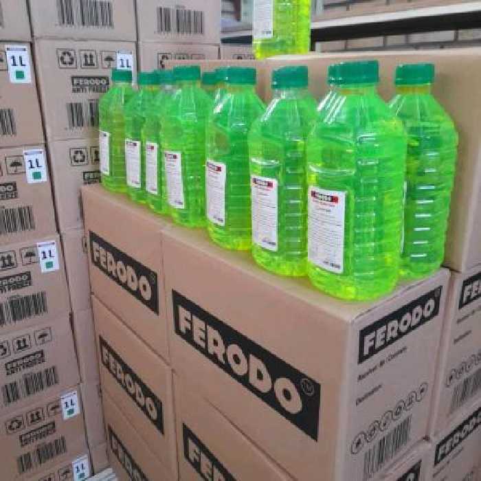 آب رادیاتور قوی موتور خودرو (لطفا در مورد موتور سیکلت سوال نفرمایید )