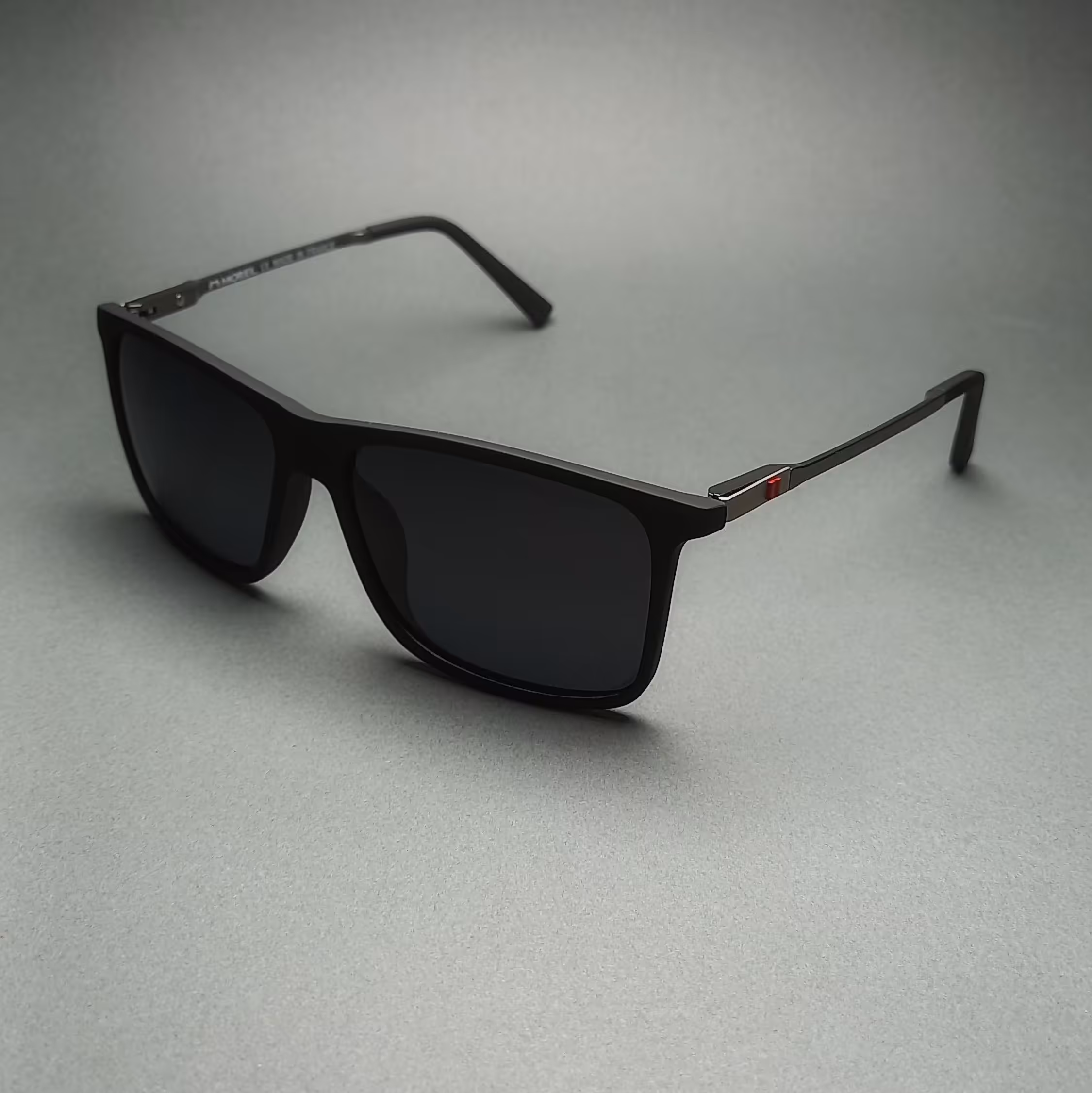 عینک آفتابی برند اوگا،پلاریزه، یووی 400، فریم کائوچو، مناسب آقایان