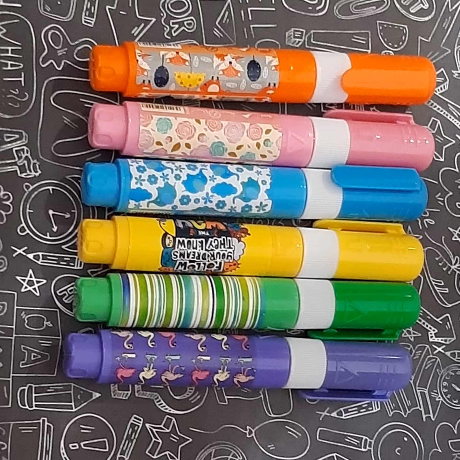 لاک غلط گیر رنگی

لاک غلط گیر رنگی رنگی با مارک معروف و بسیااار با کیفیت