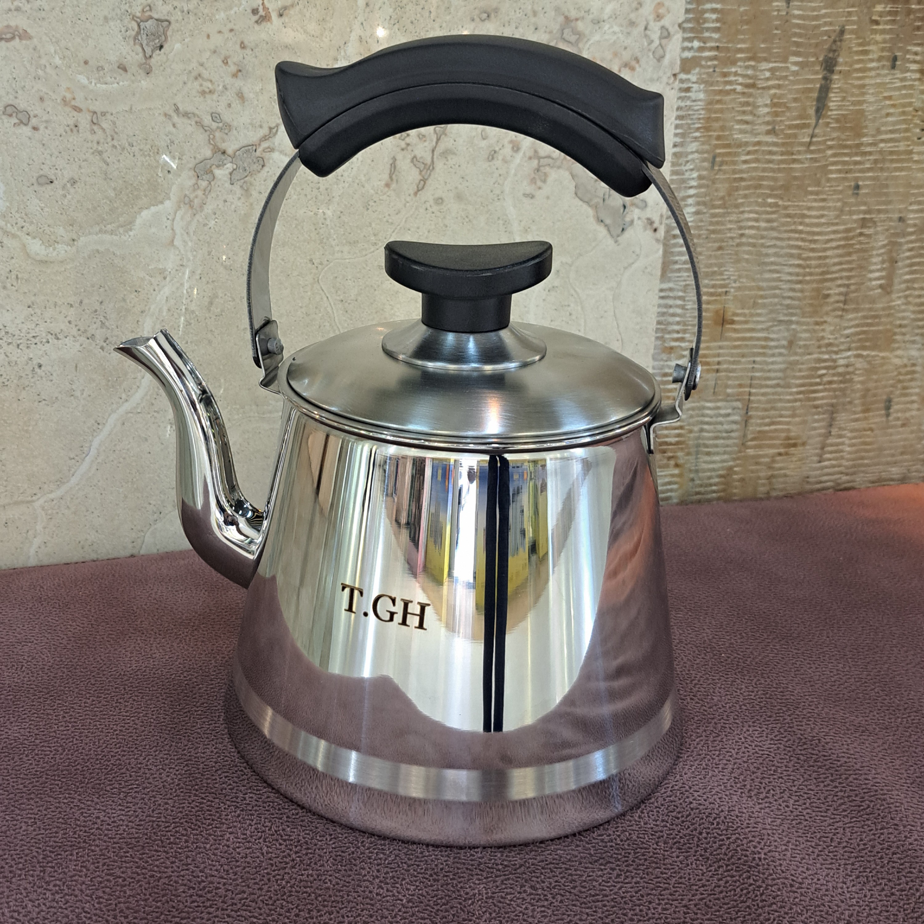 کتری 2.5 لیتری کف چدن استیل براق برند قیطاسی(T.GH)