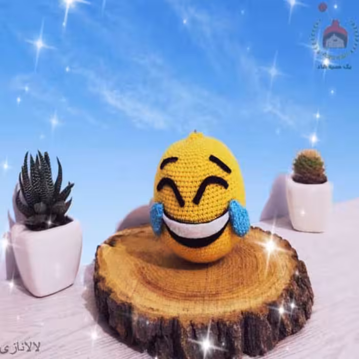 عروسک بافتنی آویز فانتزی هدیه  ایموجی و استیکر ، جا کلیدی جا سوییچی بافتنی ( کد 90002 )