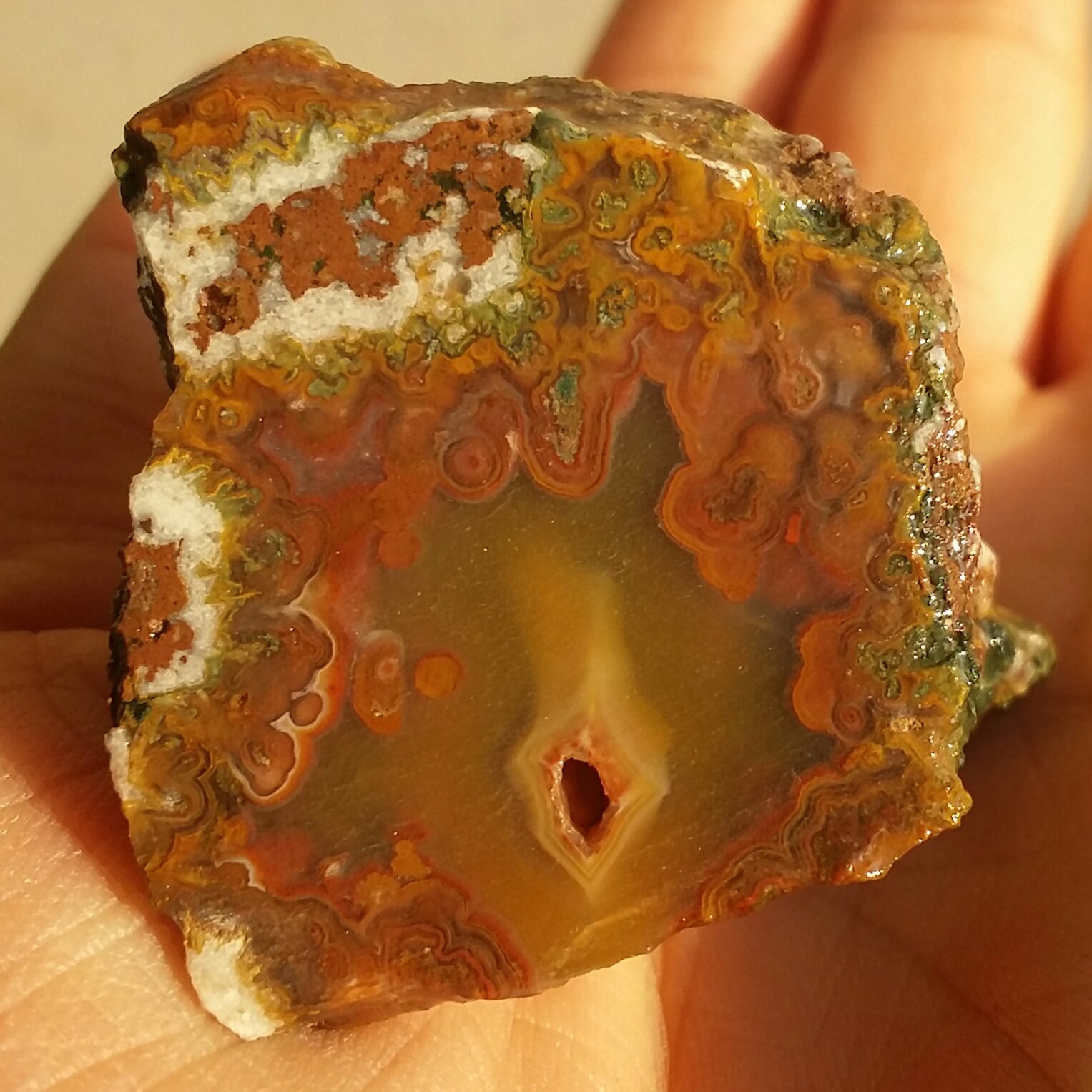 اسلایس سنگ راف عقیق سلیمانی 3بعدی رنگی منظره دار محشر 100 در 100 طبیعی شاهکار خلقت دیدنی
کد 6740