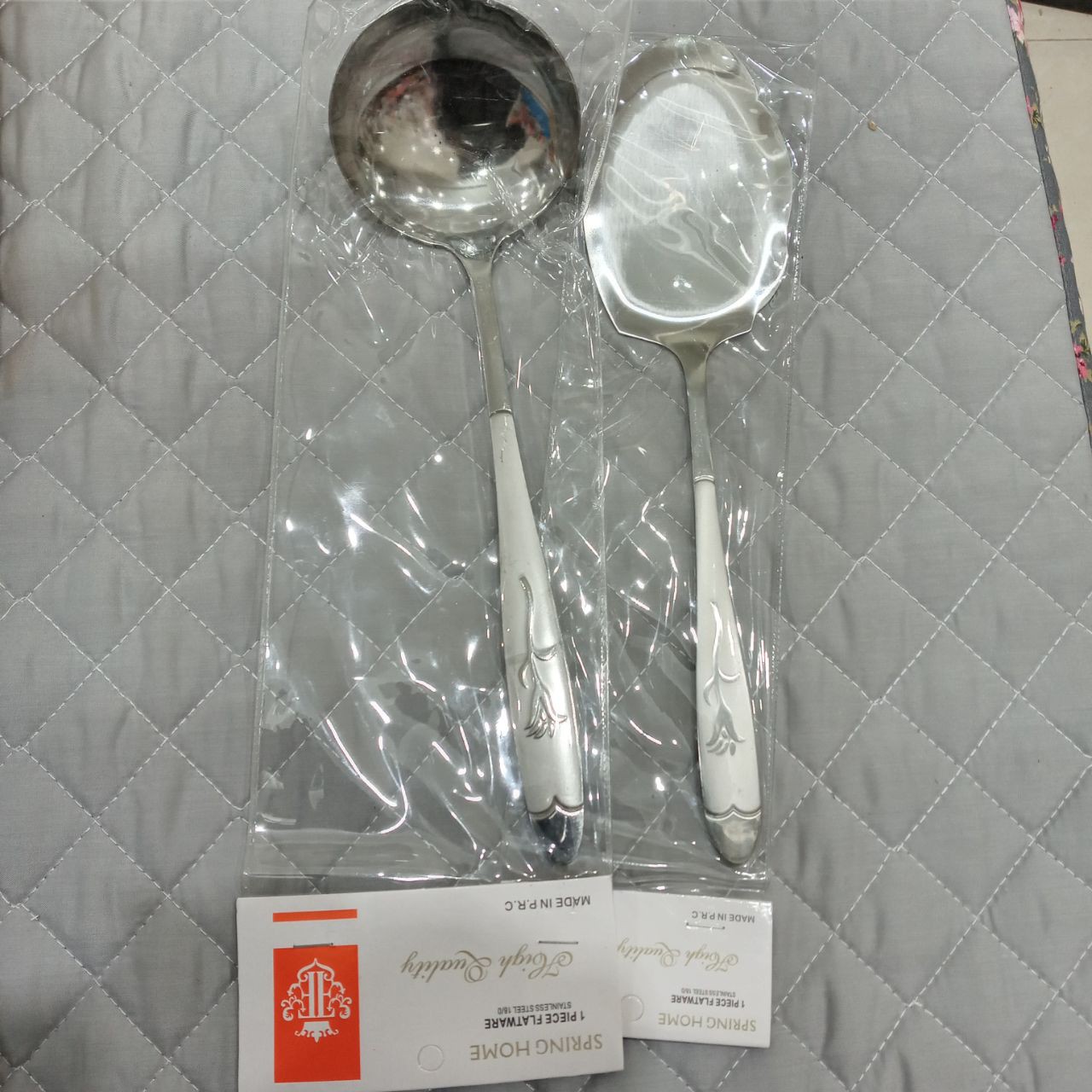 کفگیر و ملاقه طرح گل میخک وکیوم دار 4 عددی  2 عدد ملاقه  و 2 عدد کفگیر 