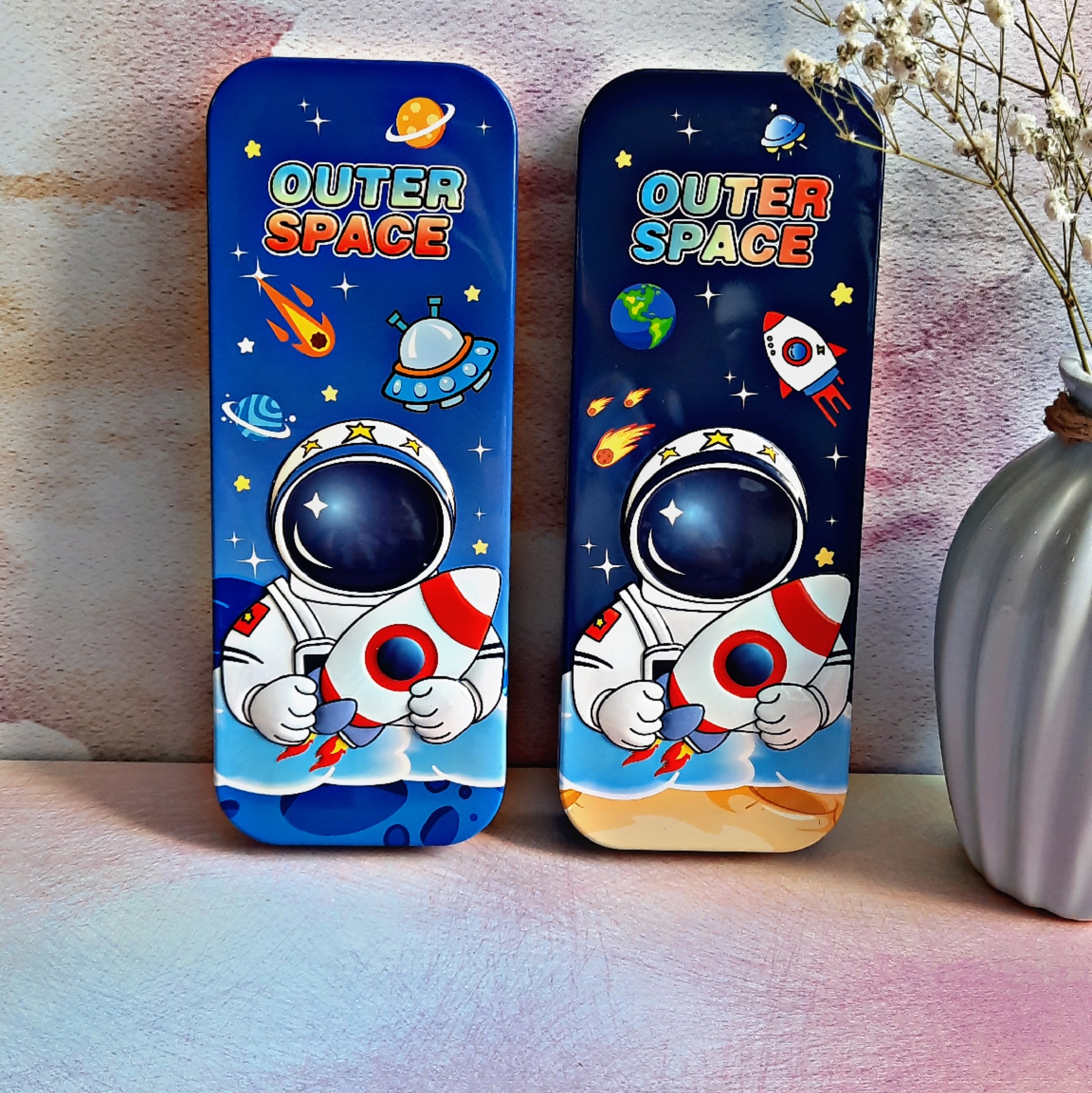 جامدادی فلزی 2طبقه طرح فضانورد آبی و سرمه ایی.