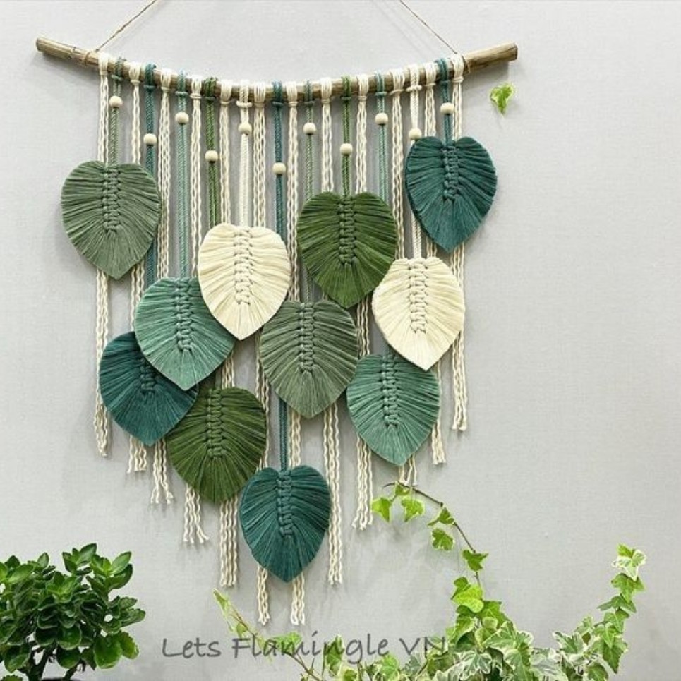 اویز برگ مکرومه با بهترین متریال با رنگ دلخواه قابل سفارش