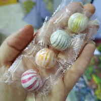 شکلات آبنباتی توپی نوستالژی میوه ای (یک کیلو)