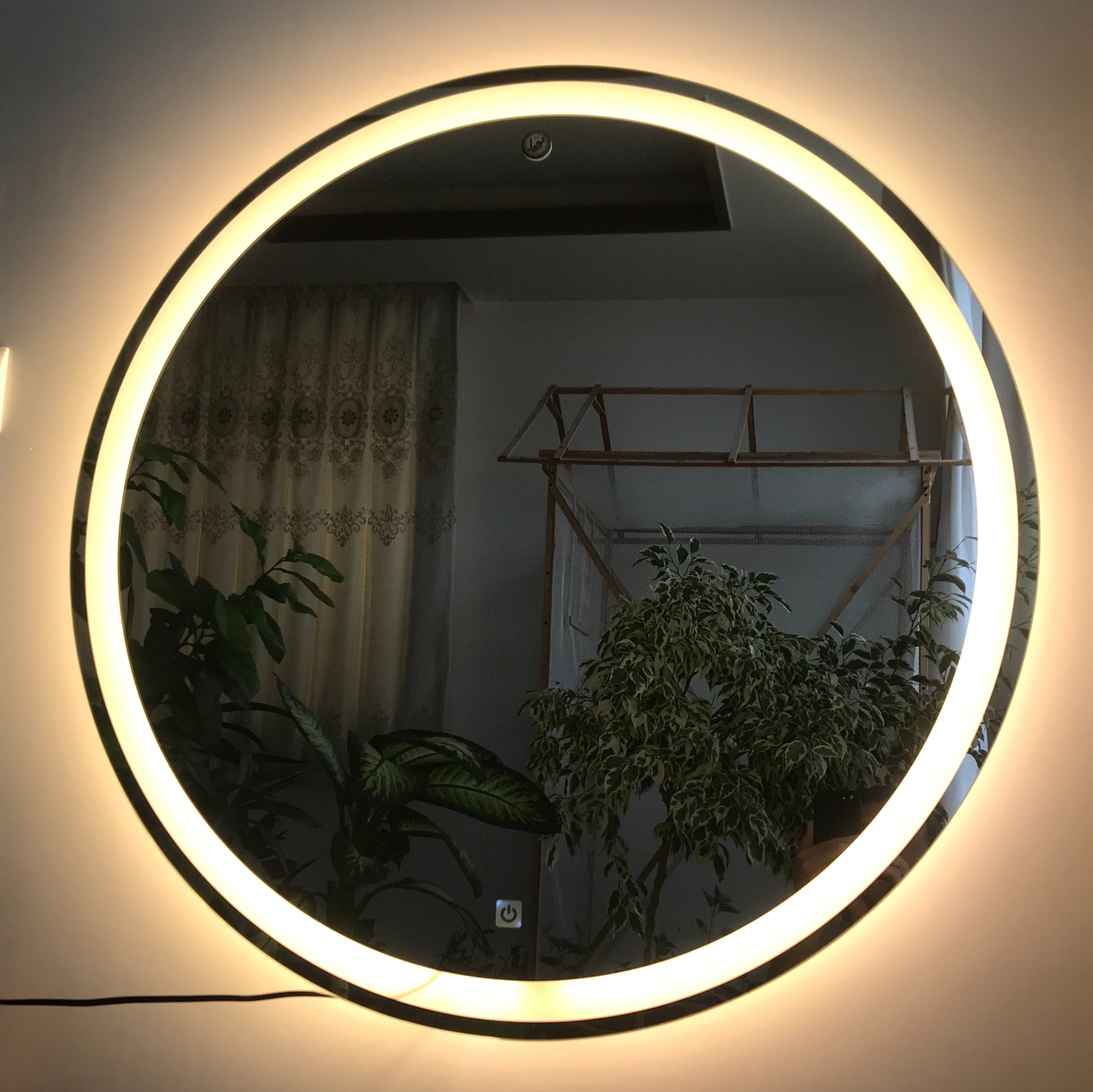 آینه بک لایت نورا . طرح تک خط . مجهز به سنسور لمسی 12 ولت . قطر 70 سانت