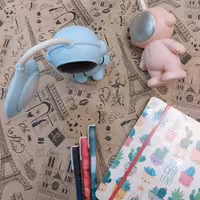 چراغ مطالعه فضانورد  در دورنگ آبی و صورتی 