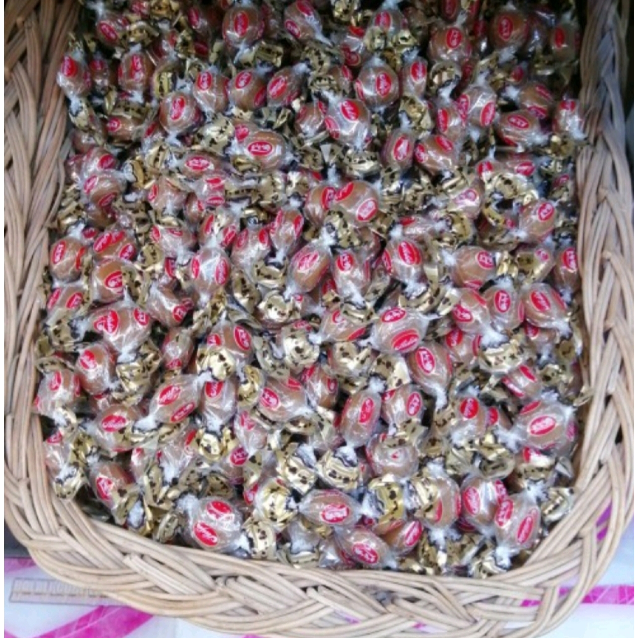 شکلات شیری خامه ای 400 گرم آقای عطار