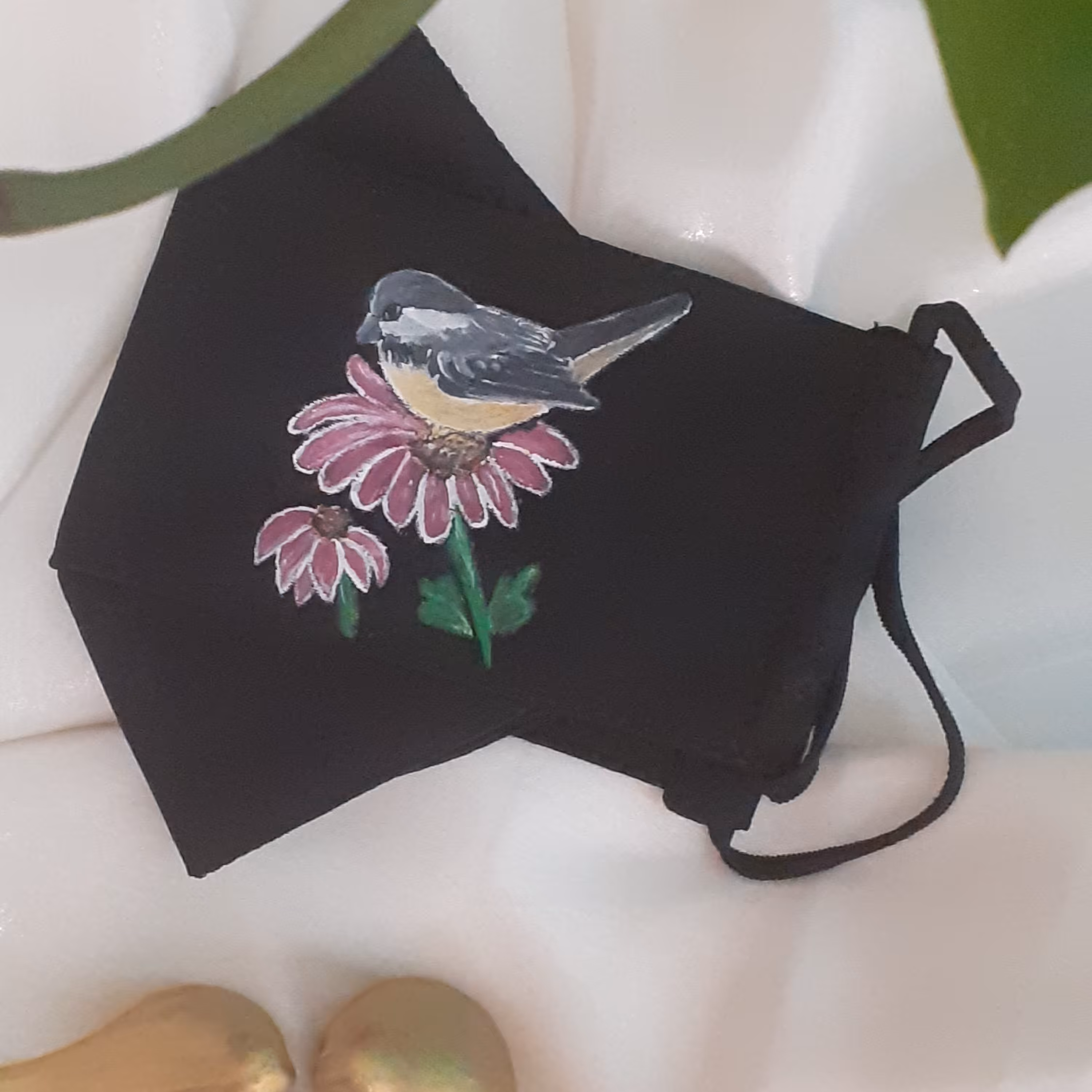 نقاشی روی ماسک و...