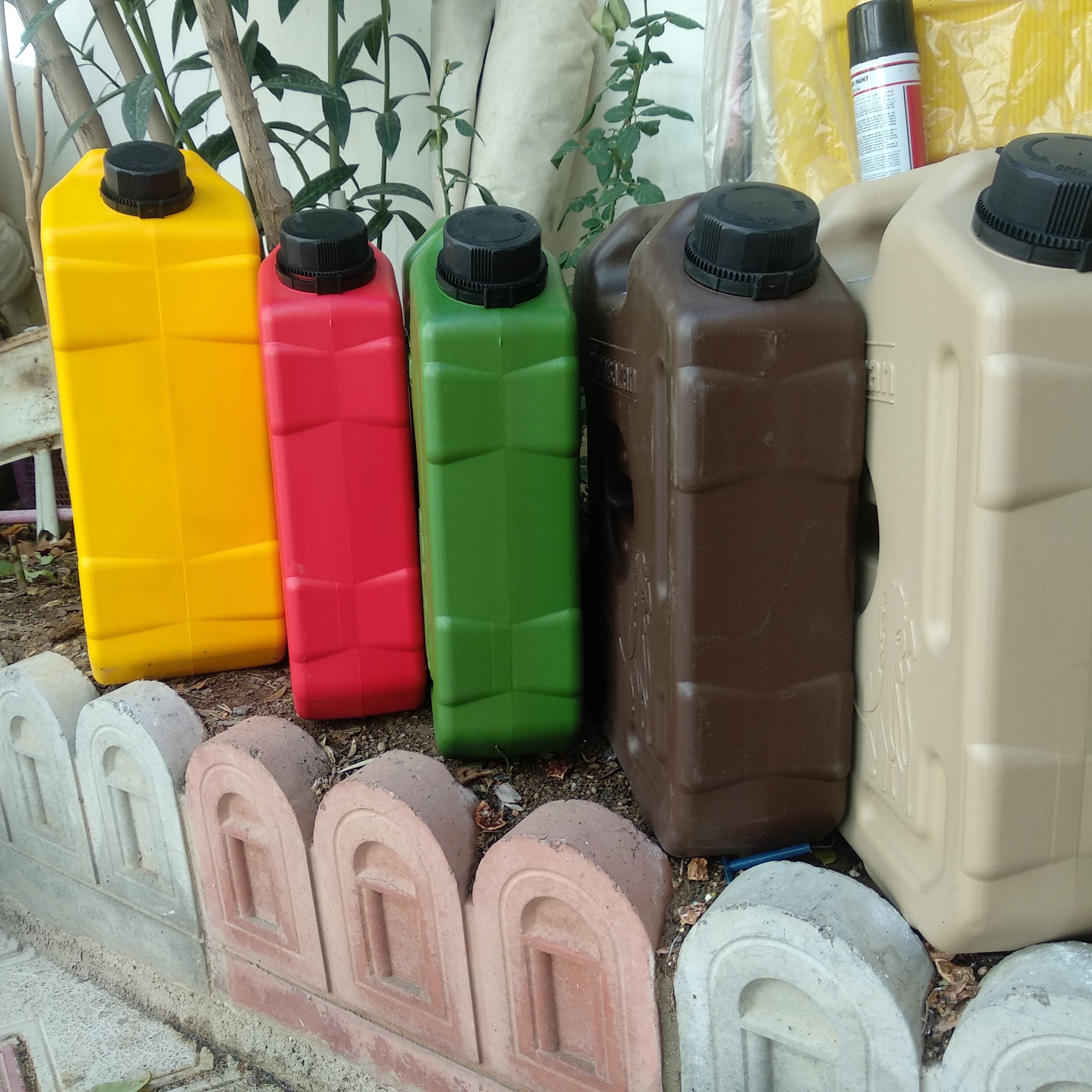 دبه 10 لیتری جنس درجه یک 