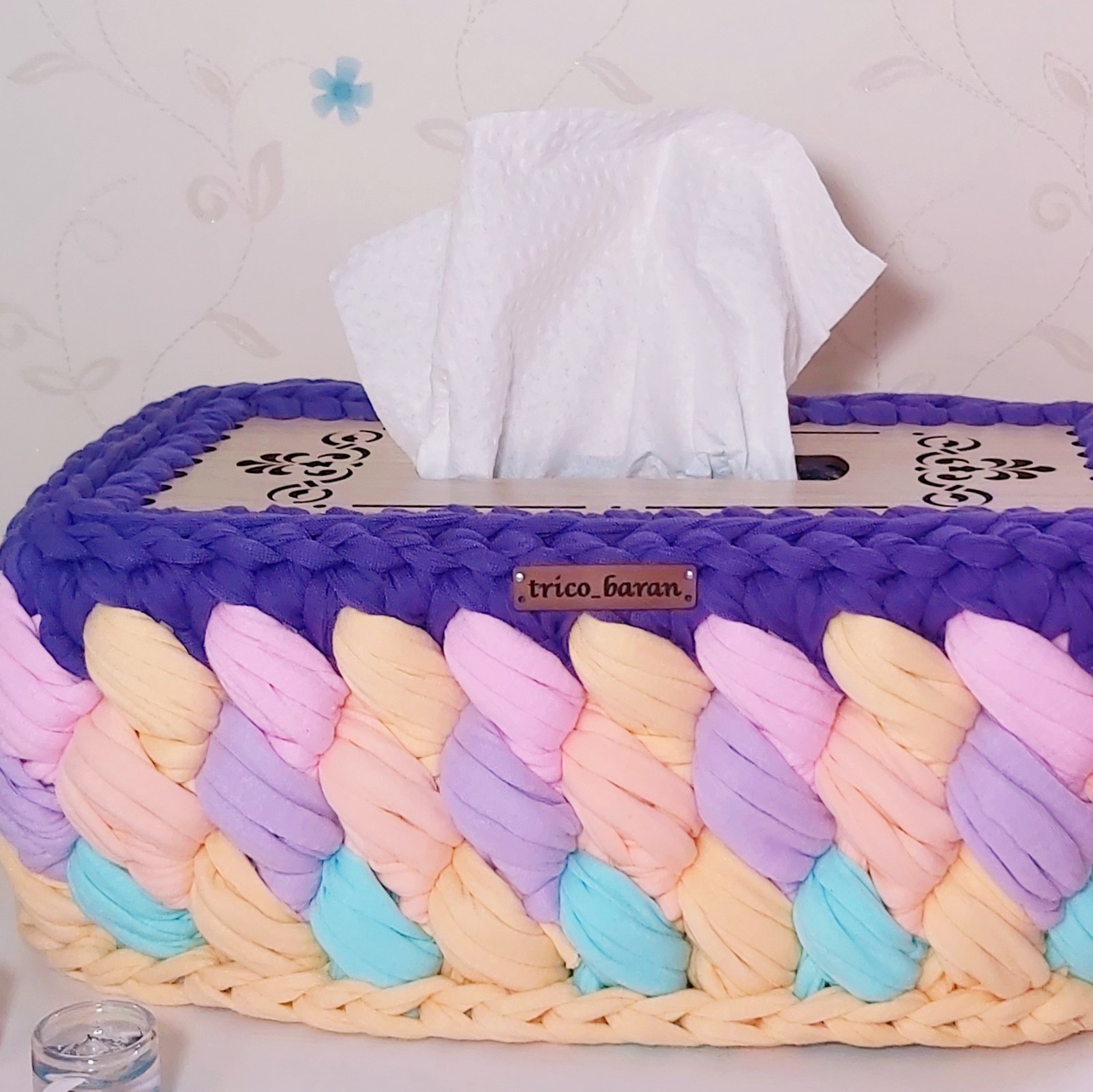 سبد دستمال کاغذی تریکویی بافت فندقی 3 لایه با رنگ دلخواه شما