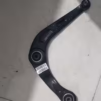 بازویی مثلثی طبق پژو 206 و رانا