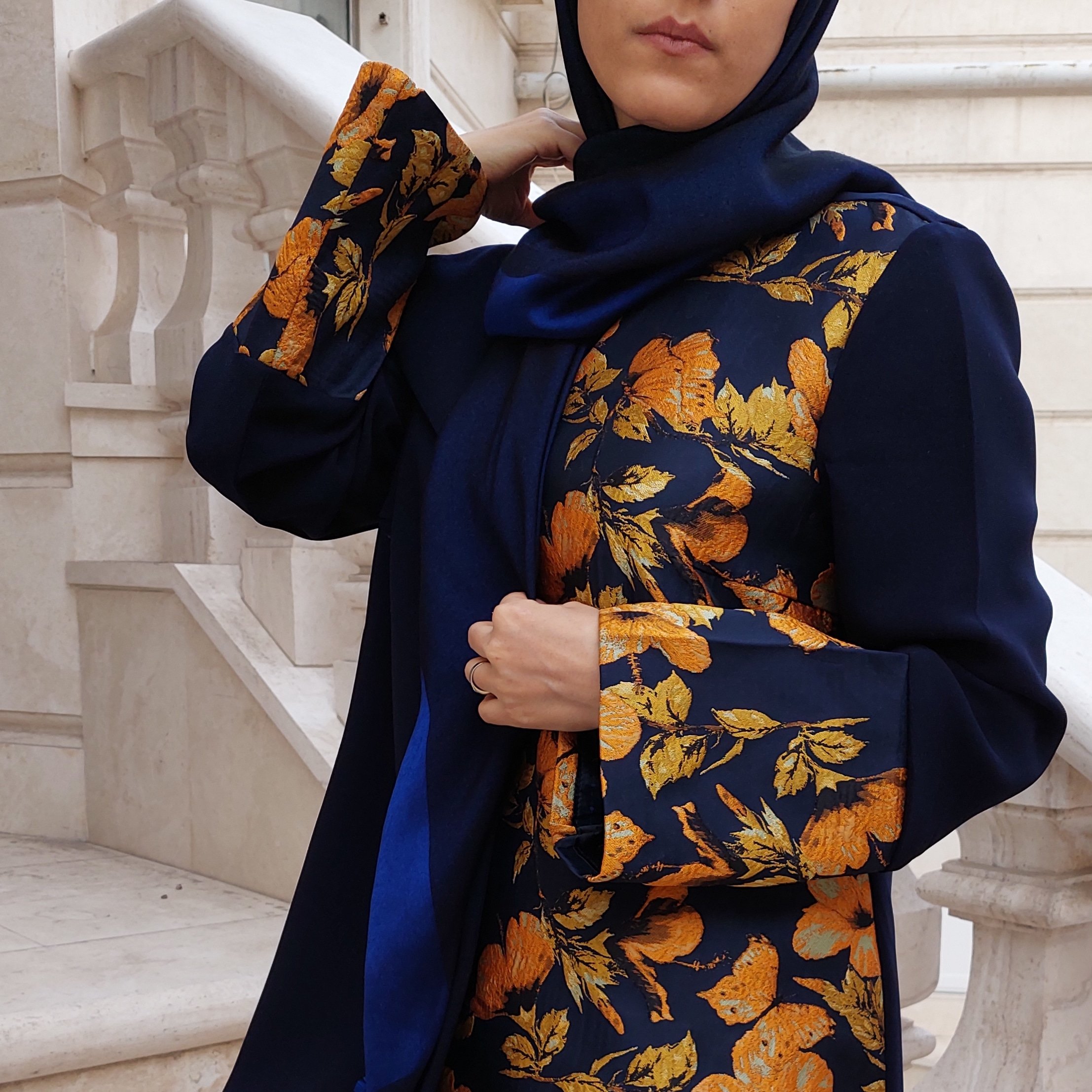 مانتو ژاکارد مجلسی زنانه ترکیب با کرپ کنزو جنس عالی مدل نامتقارن یقه هفت و آمریکایی جلوی کار آستری شده