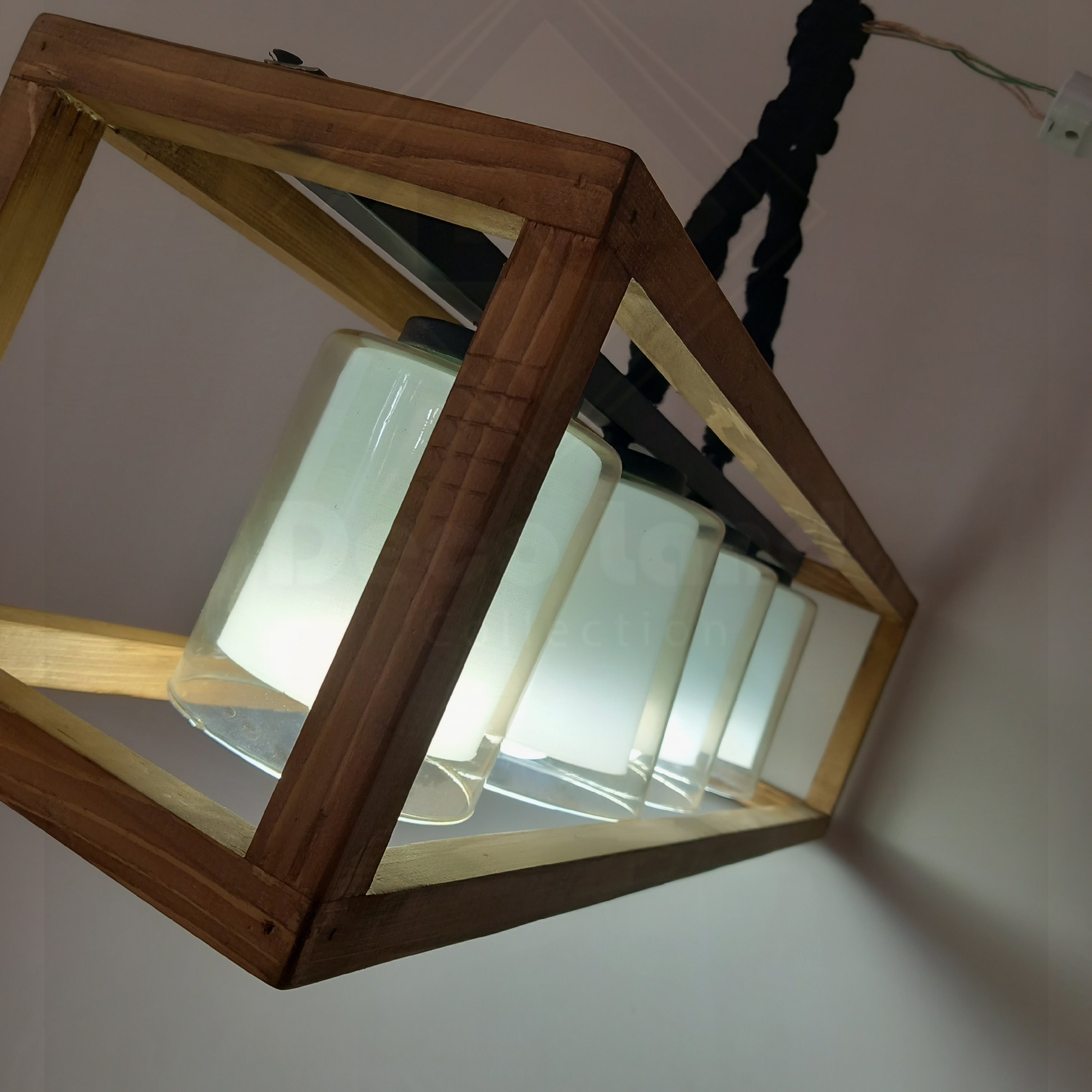 لوسترمدرن چوبی