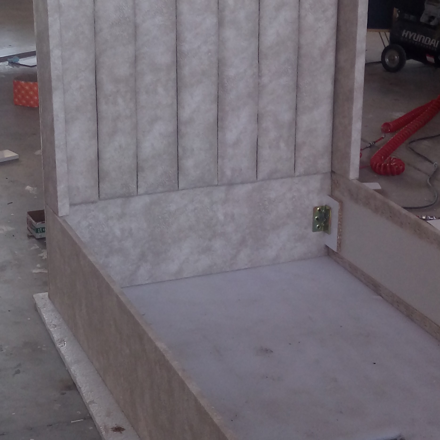 تختخواب لمسه