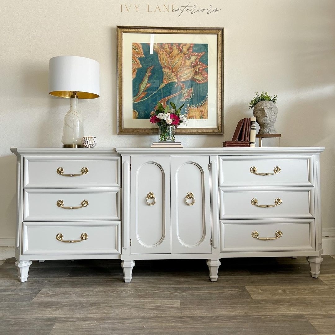 کنسول و دکوری و میز کلاسیک در ابعاد مختلف و رنگ های متنوع