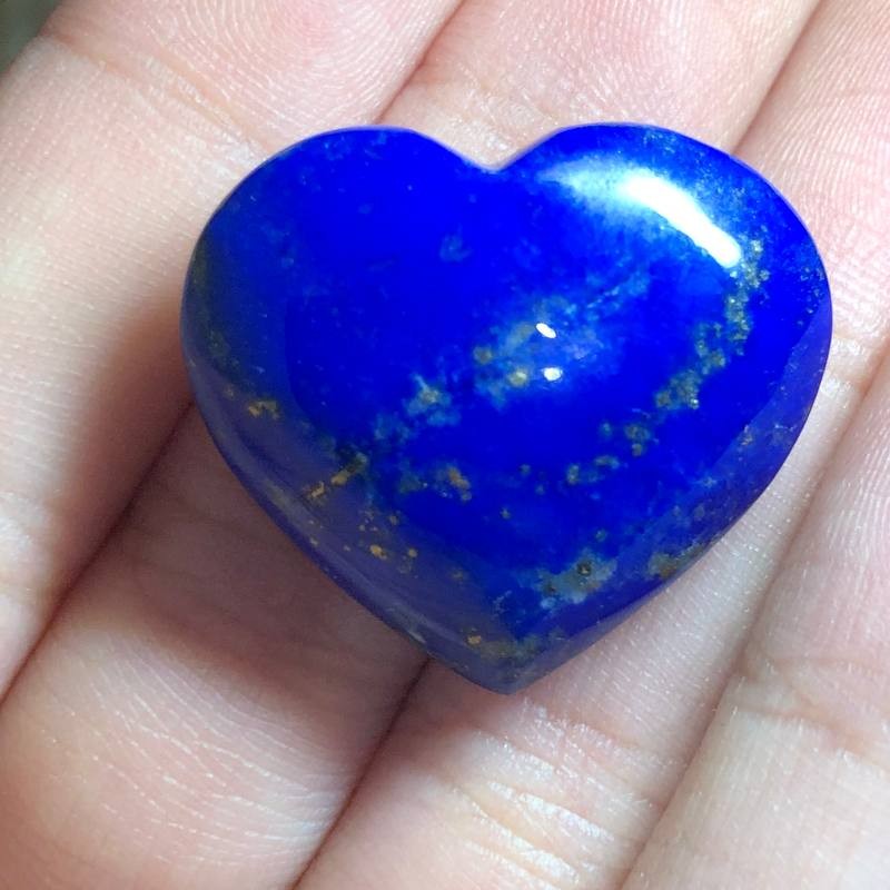 نگین لاجورد پیریت طلایی وارداتی از کشور افغانستان تراش قلبی شکل بسیار زیبا و خاص کد 146