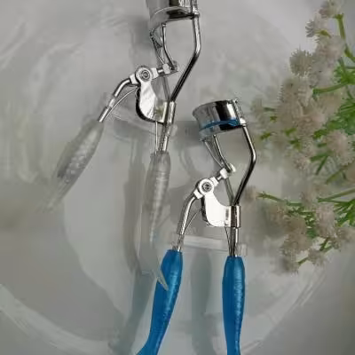 فرمژه پری دریایی در دو رنگ