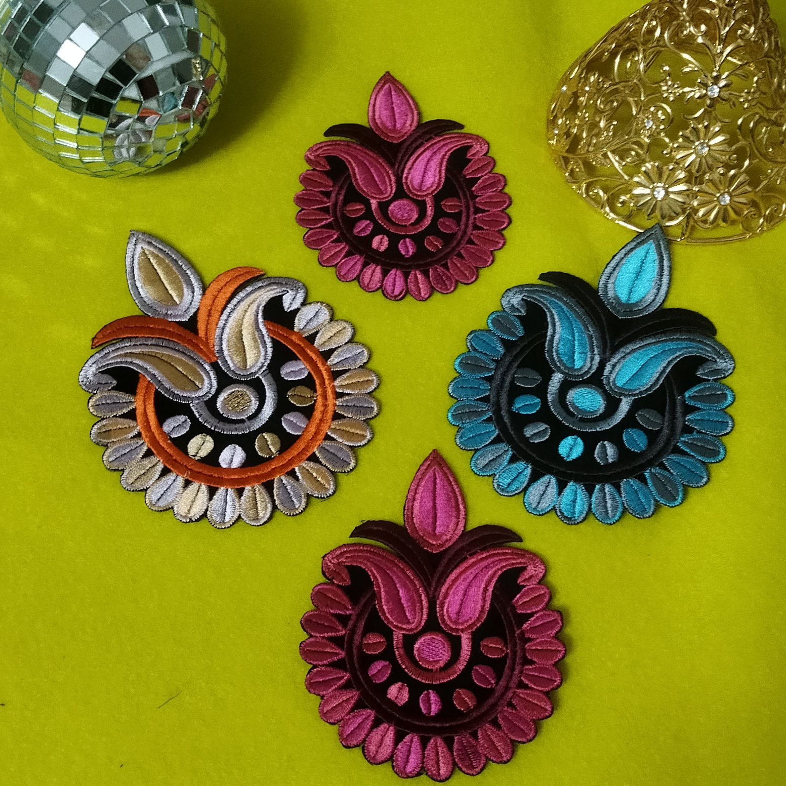 برچسب حرارتی لباس طرح سنتی 101