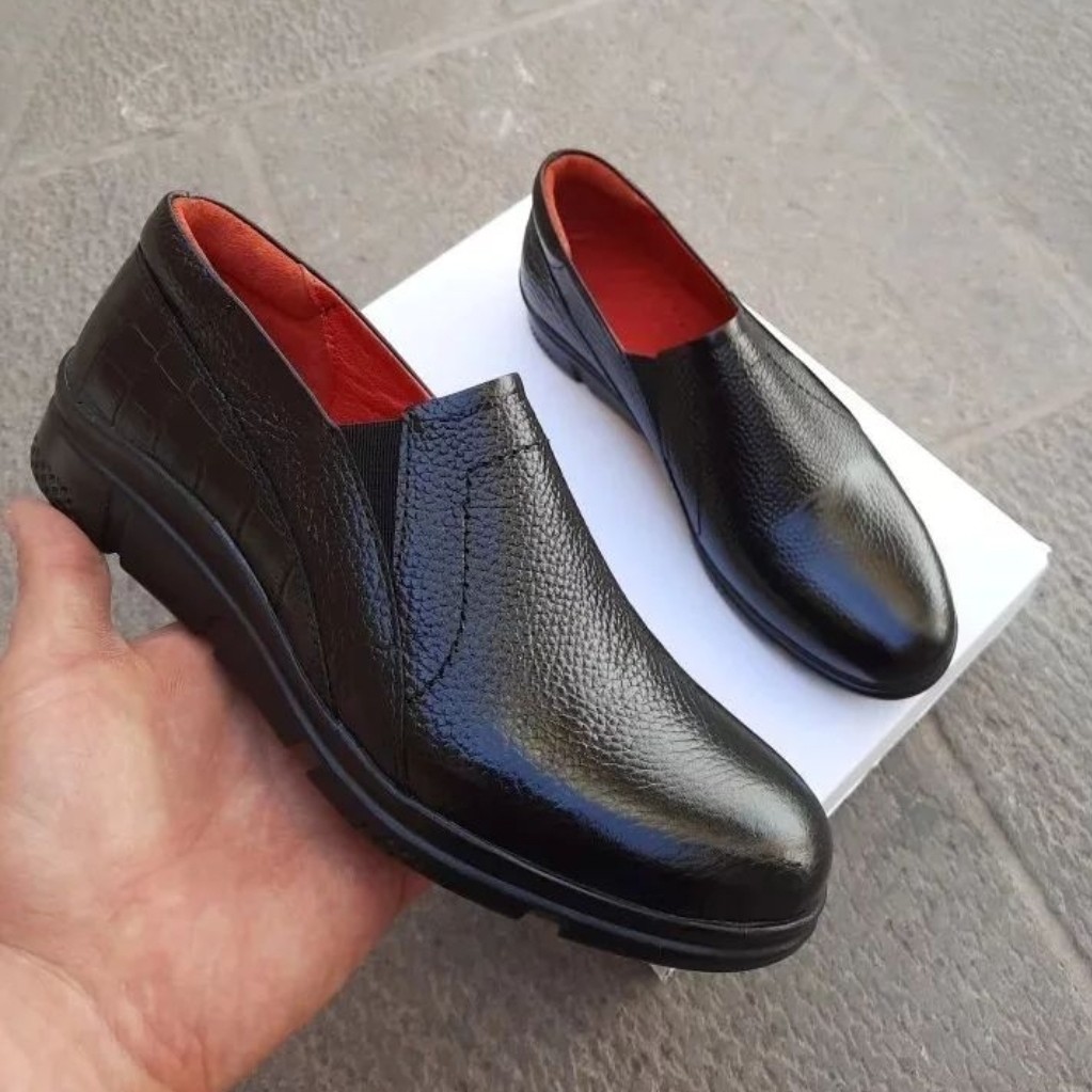 کفش راحتی تمام چرم زنانه