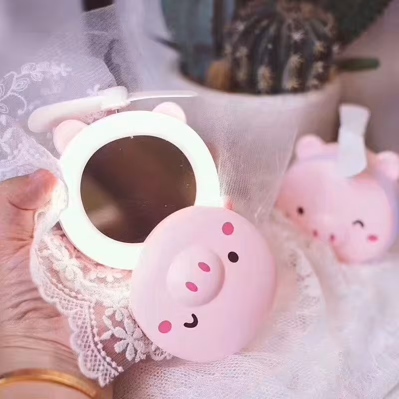 
مینی فن و آیینه ال ای دی دار طرح خوک