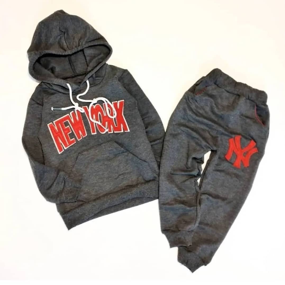 هودی شلوار کلاهدار    تک رنگ   جنس پنبه ملانژ    سایزبندی 40  45   55