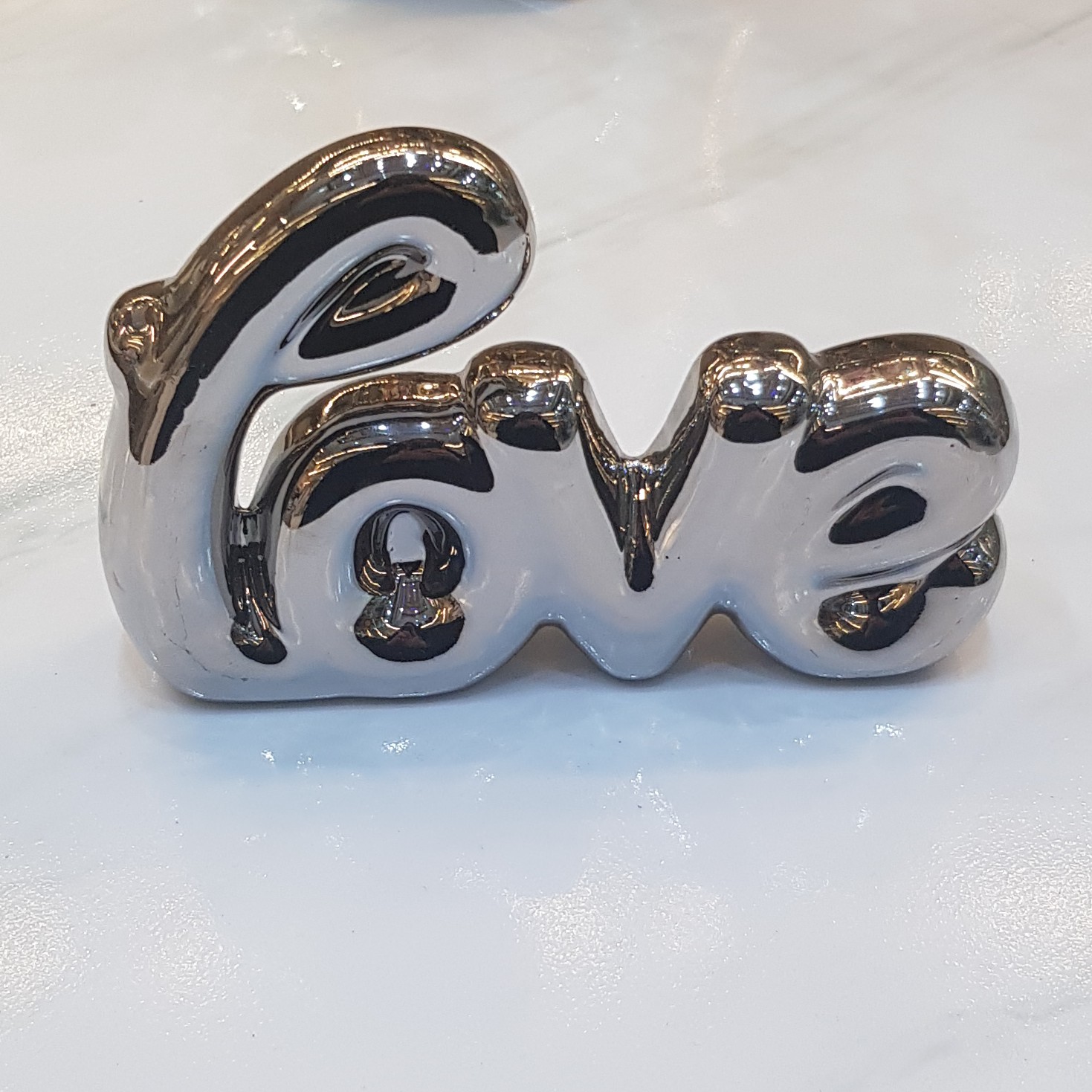 دکوری مجسمه LOVE