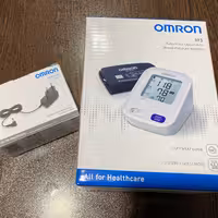فشارسنج دیجیتال امرن (Omron) مدل m3  به همراه آداپتور Omron