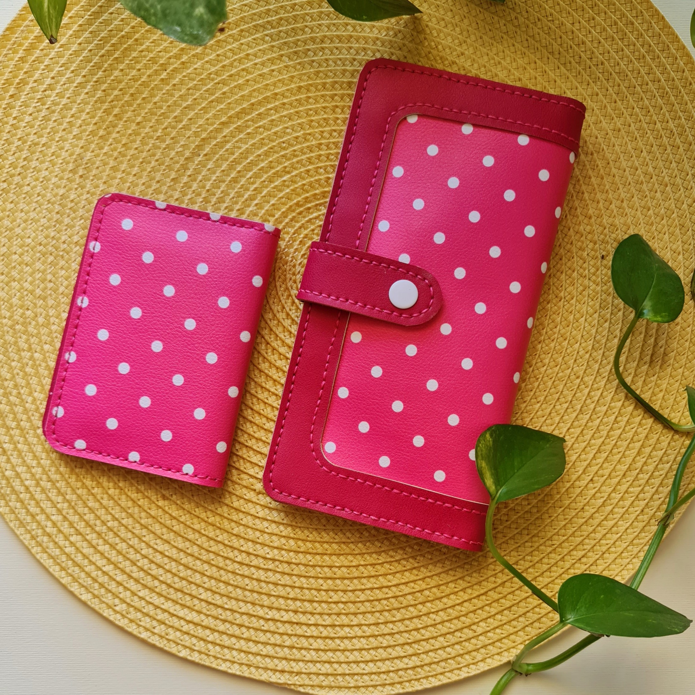 کیف پول خالدار سرخابی