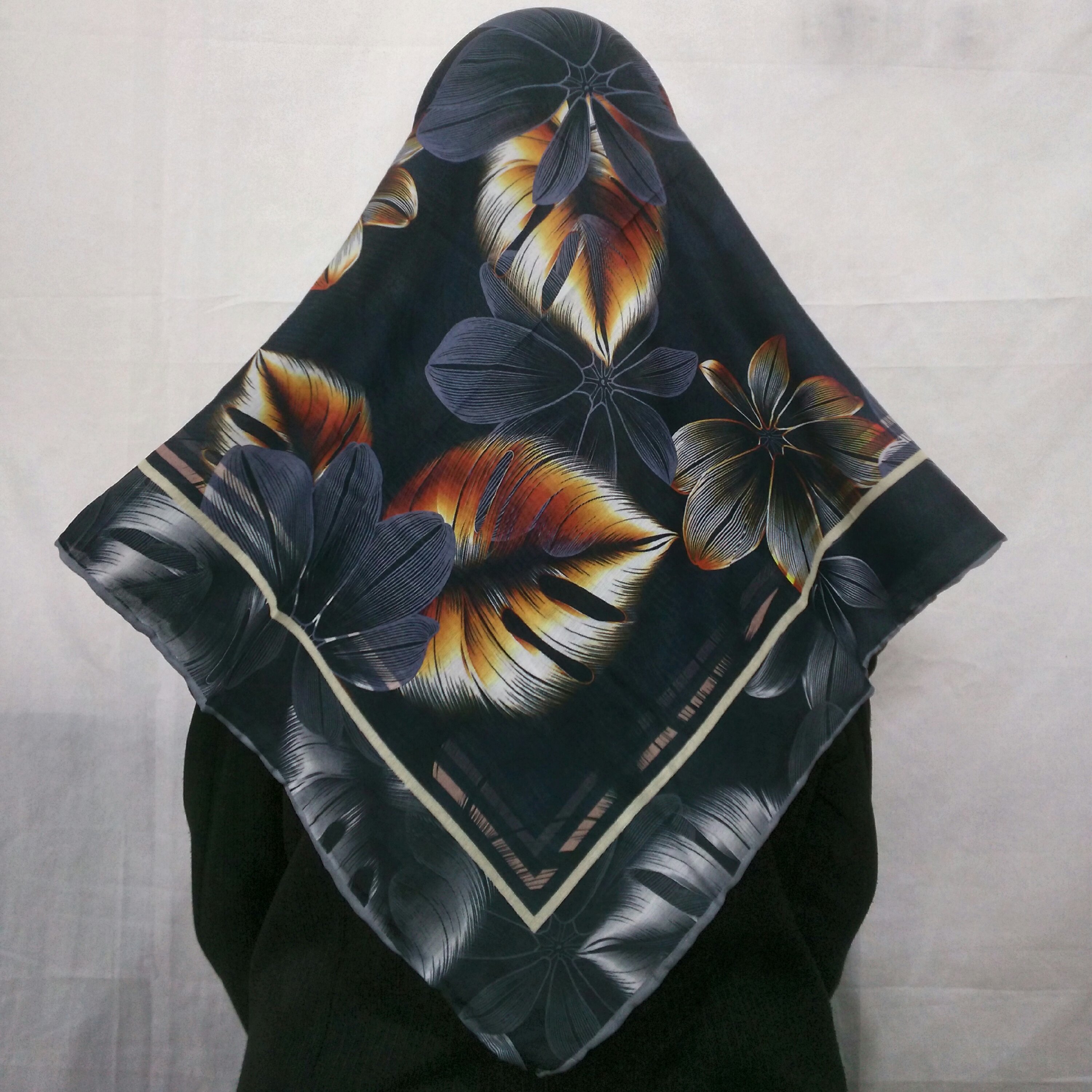 روسری نخی گلدار سایز120