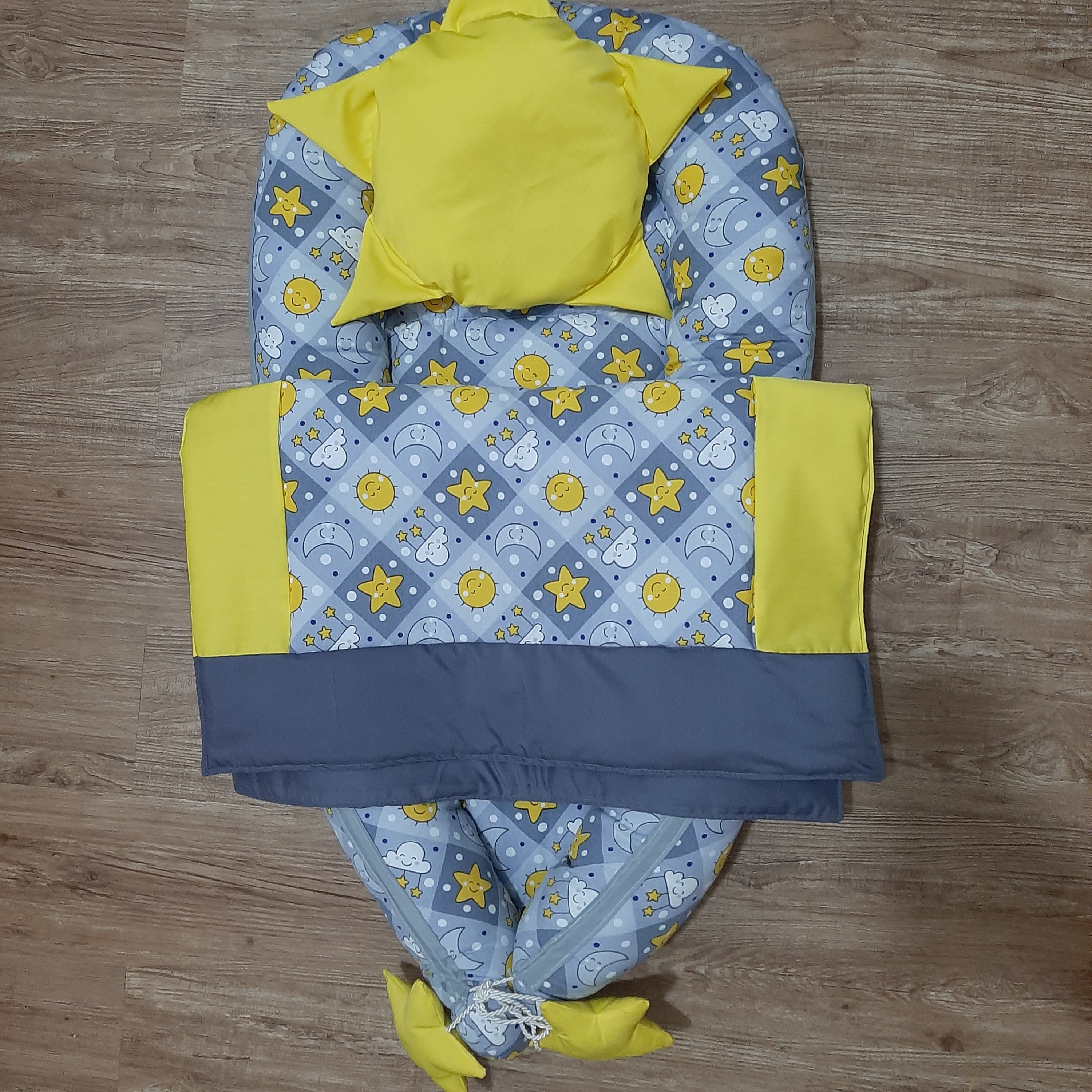 ست سیسمونی نوزاد 3  تکه  شامل ( تشک گارد دار   لحاف   بالش  ملحفه بالش)