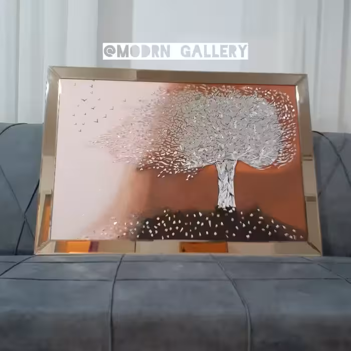 تابلو آینه کاری شده درختی در باد