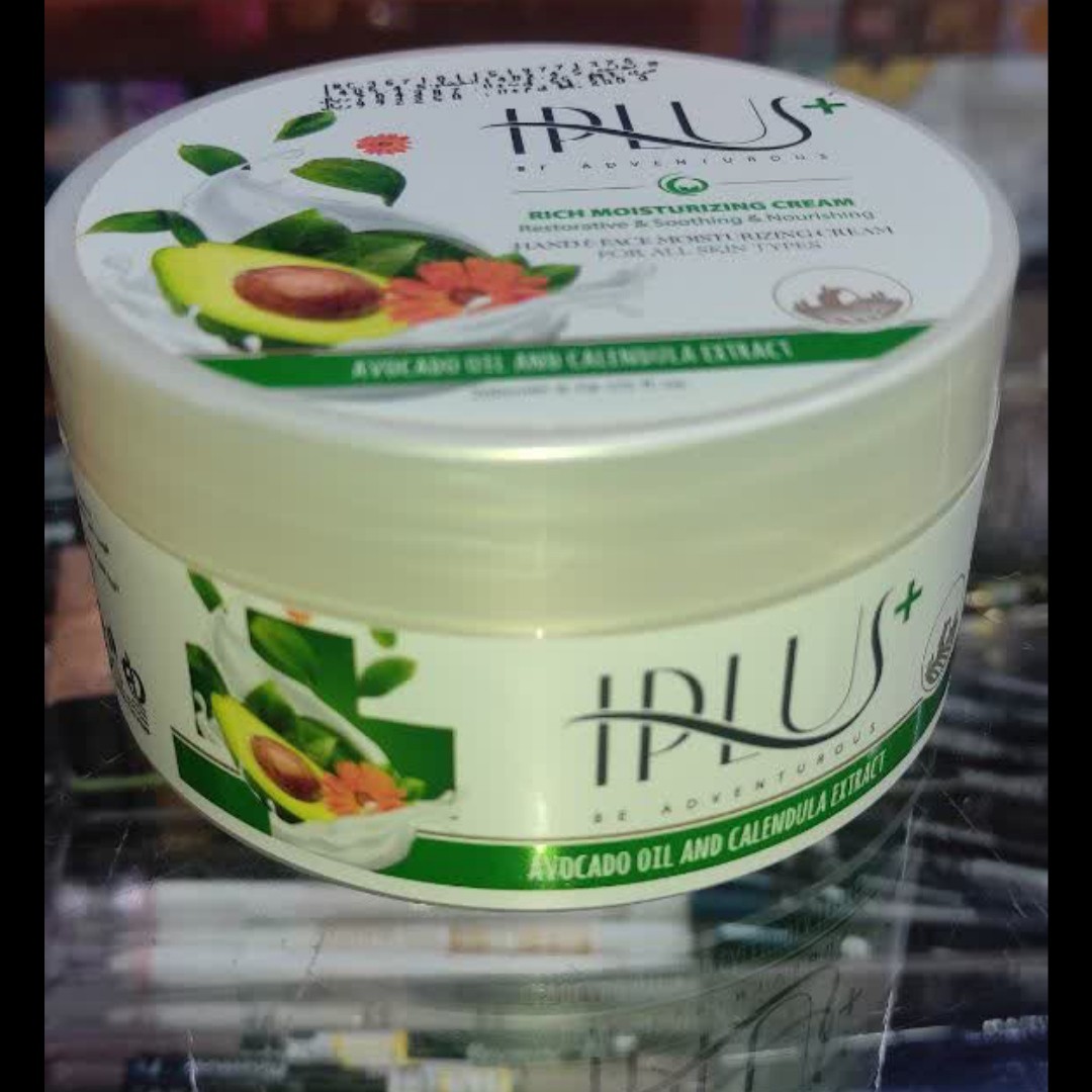 کرم مرطوب کننده دست وصورت کاسه ای  آی پلاس(قبل ثبت حتما موجودی بگیرید )