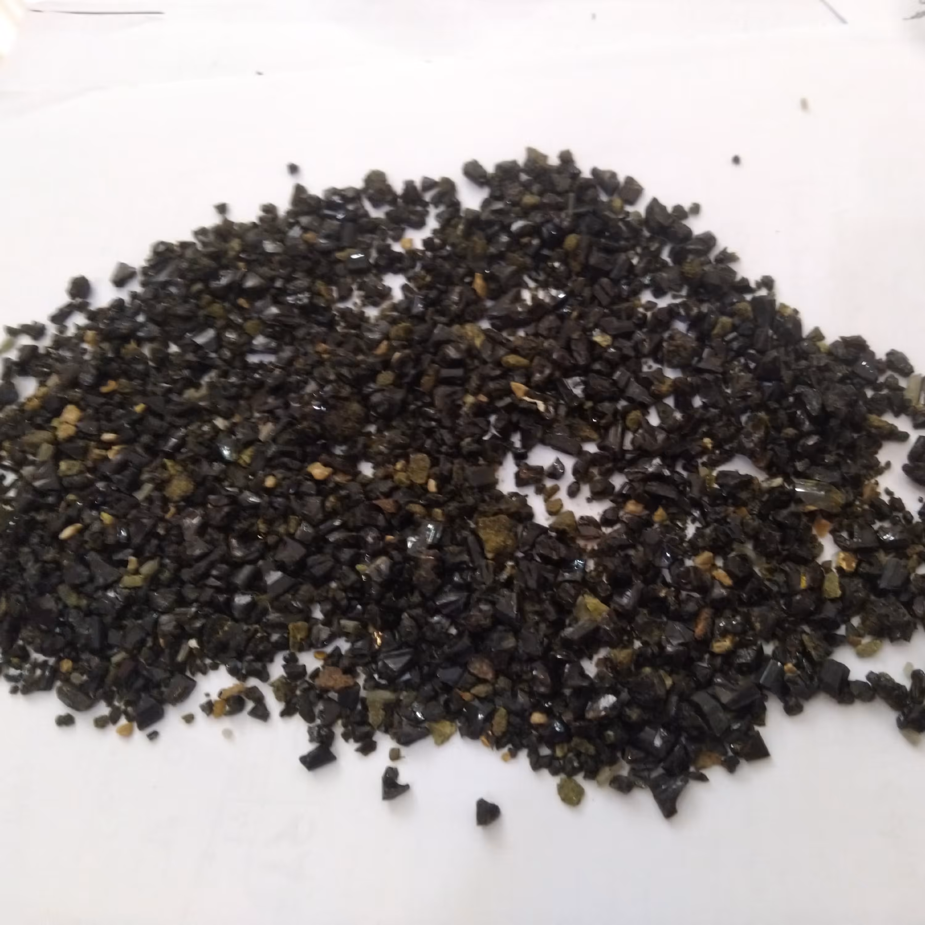 پک سنگ راف تورمالین مشکی سایز ریز و مناسب مخراج کاری 