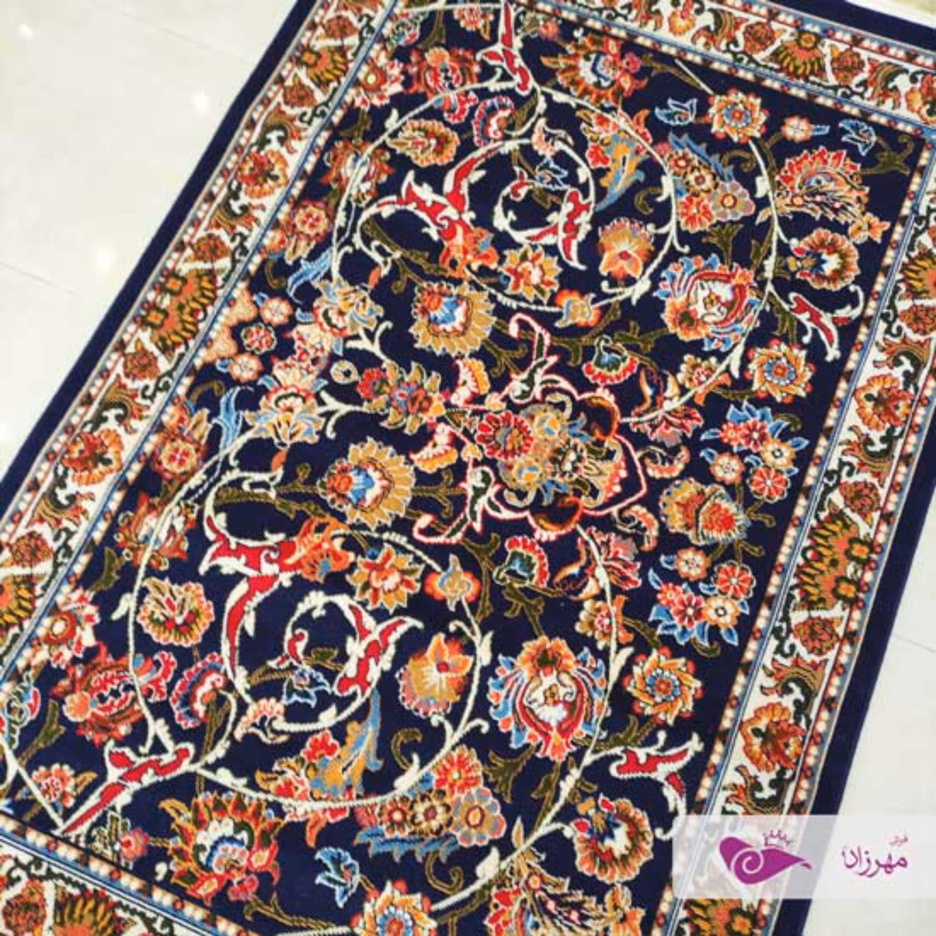 گلیم ماشینی 9 متری طرح افشان پیچک سرمه ای