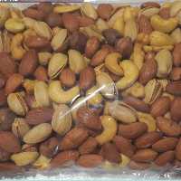 چهارمغز در بسته های نیم کیلویی تازه و با کیفیت شامل مغز فندق بادام درختی و هندی و پسته ،مقوی و خونساز