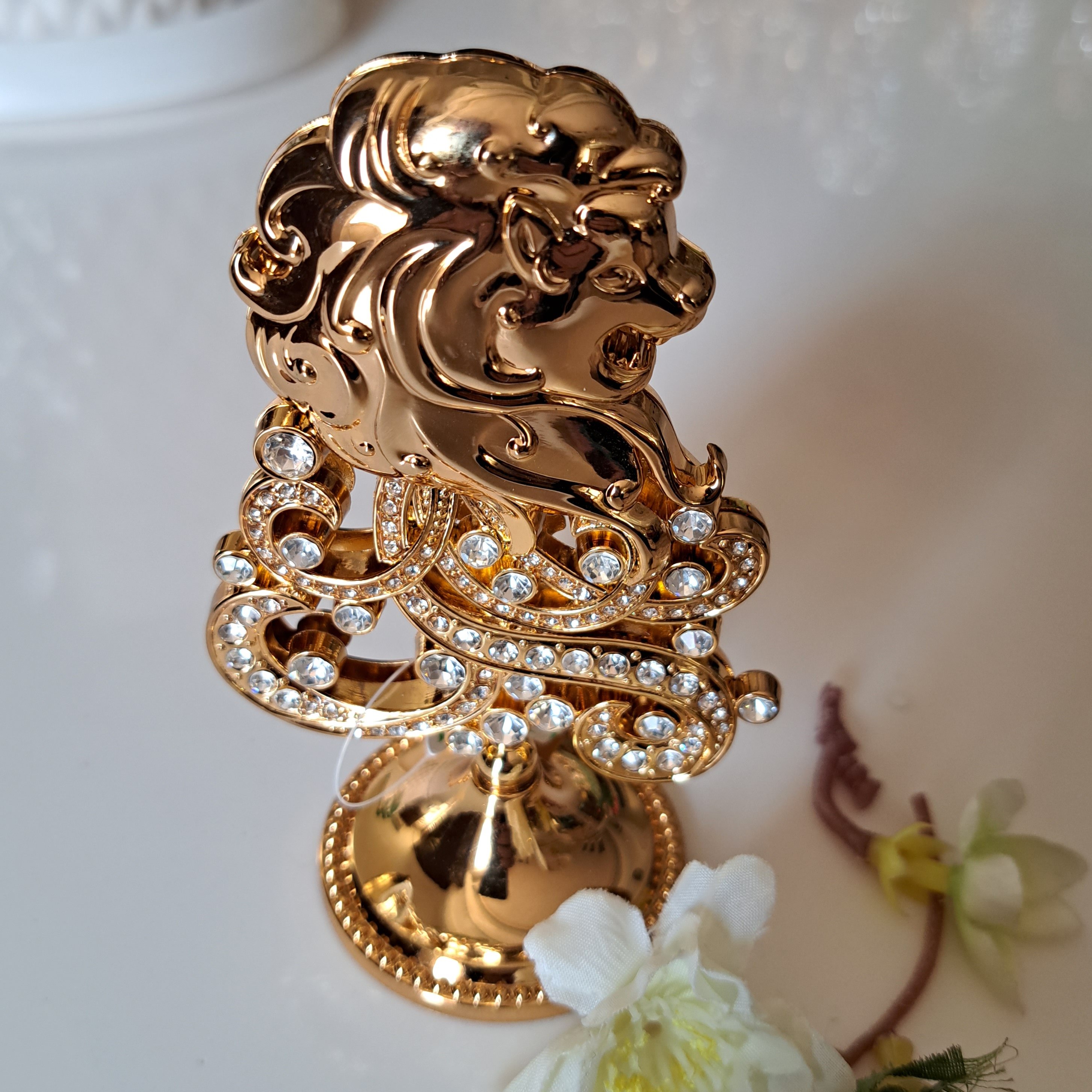 ماه تولد نماد ماه مرداد طلایی 