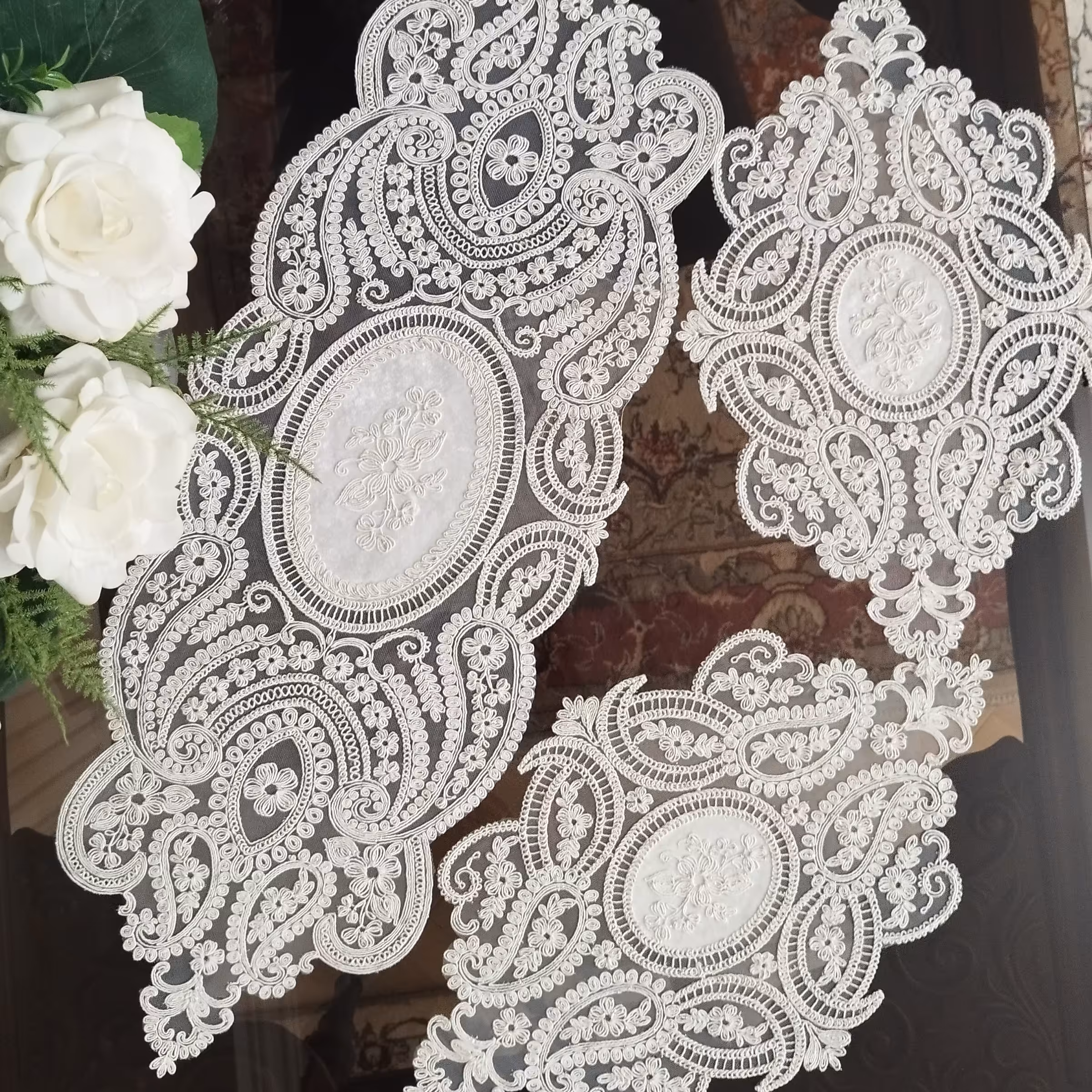 ست رومیزی سه تیکه قیطان دوزی شاین دار ترک 