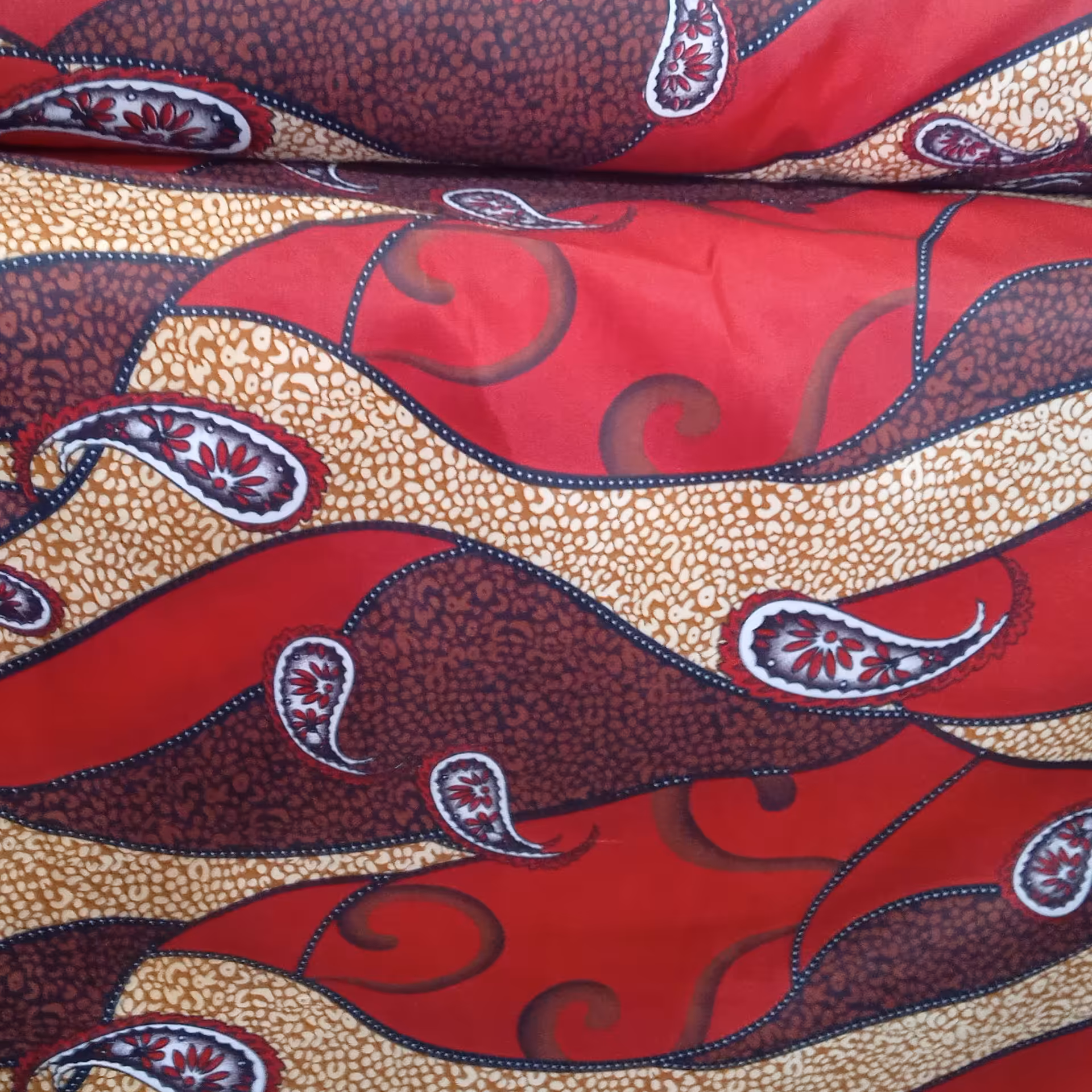 پارچه ملحفه ای  پارچه ملافه ای   عرض دو  و چهل سانتی متری طرح  موج و ماهی