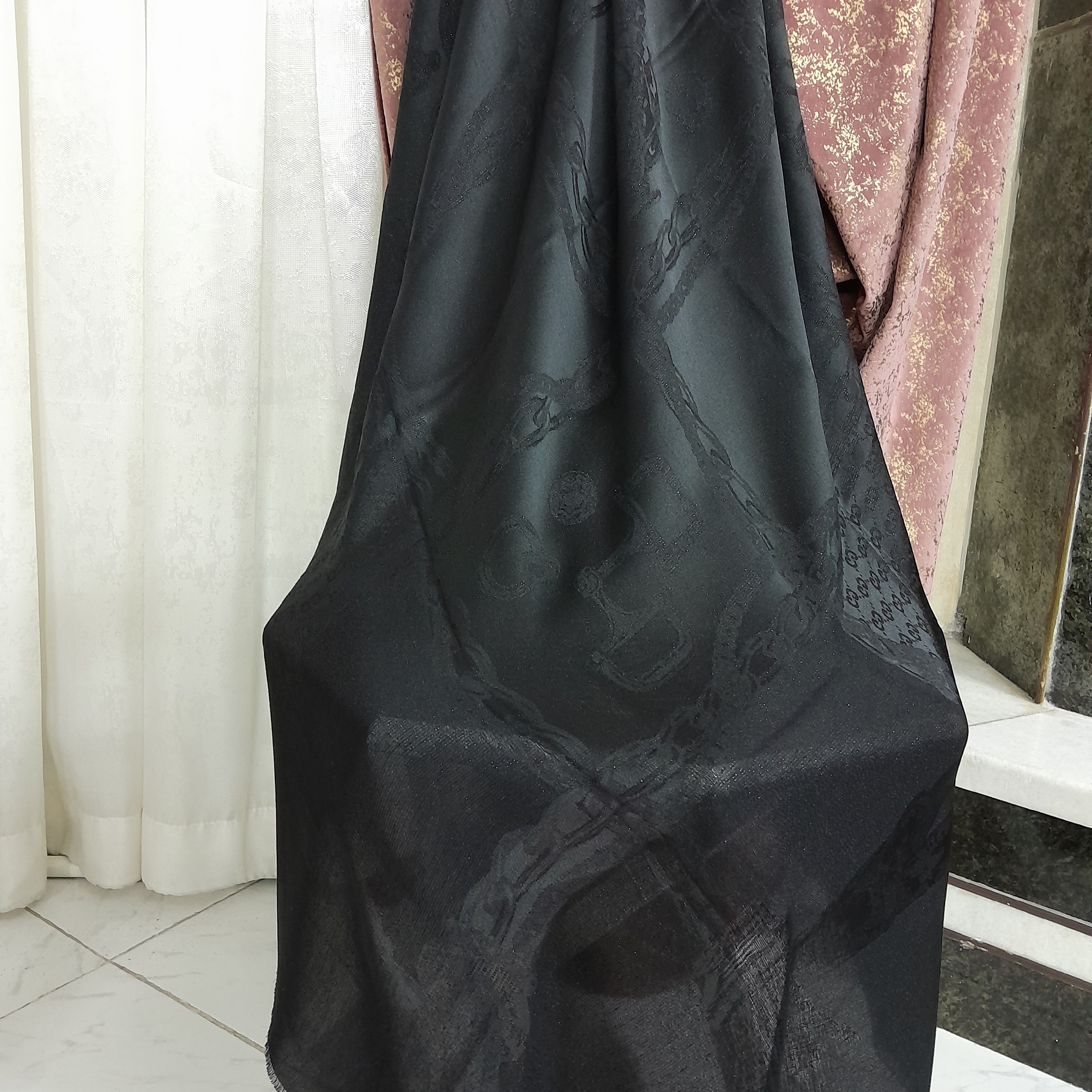 روسری ابریشم  ژاکارد مشکی 