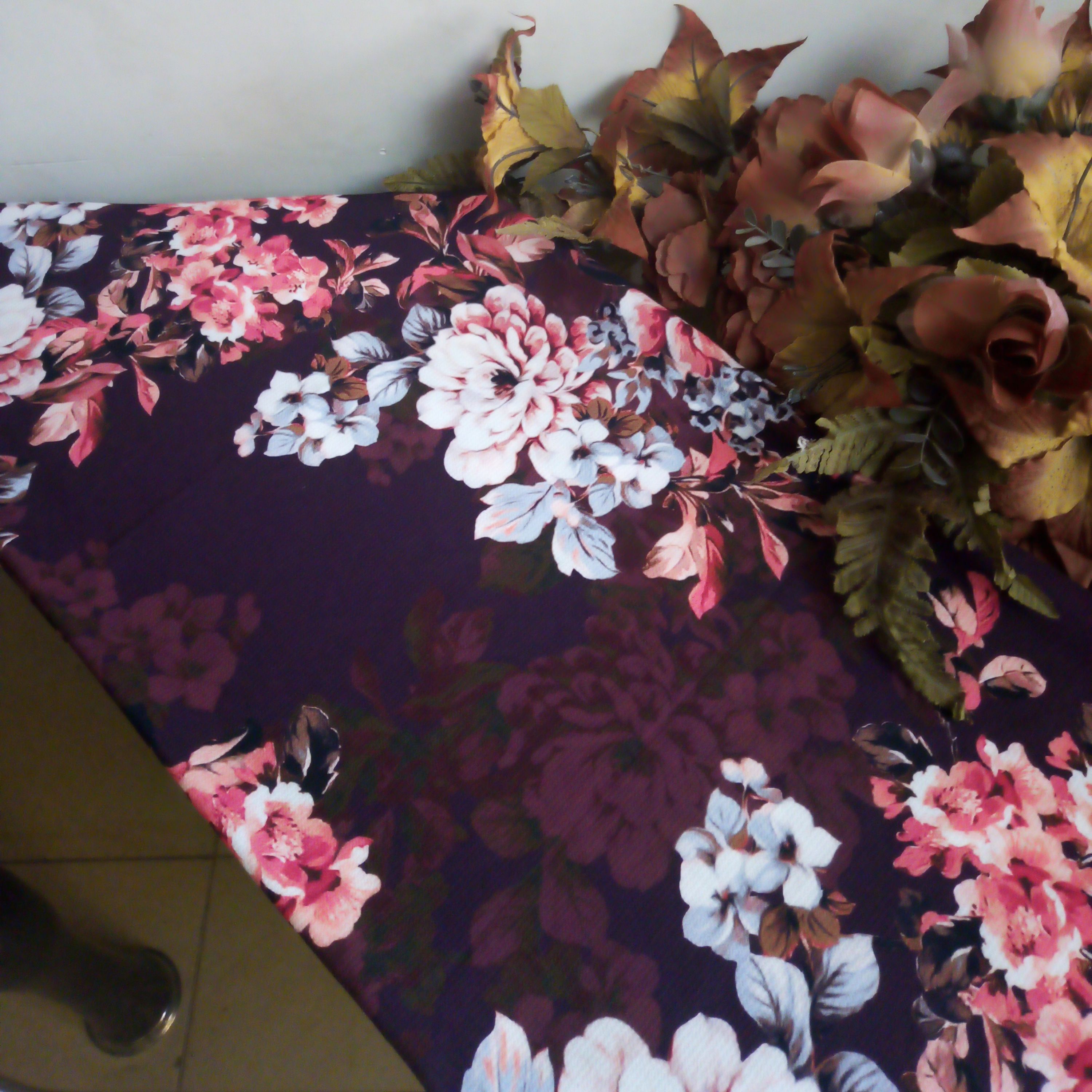 حراج پارچه های با کیفیت و زیبا  متری 76