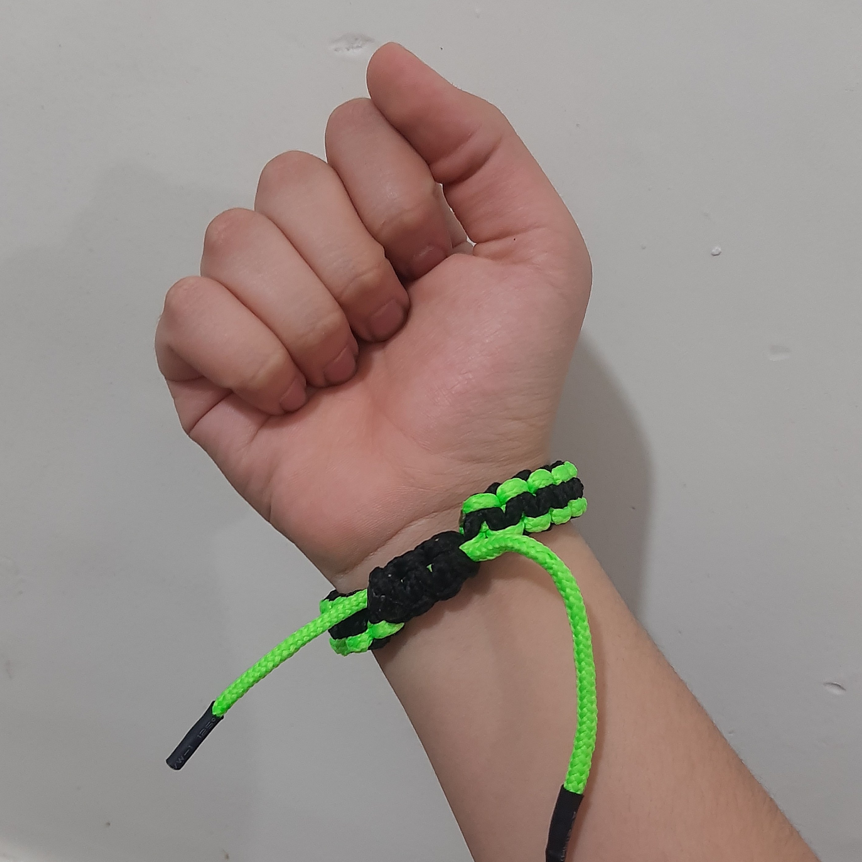 دستبند پاراکورد